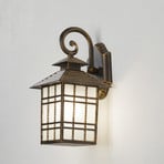 Traditionele buitenwandlamp ILKA, lantaarnvorm