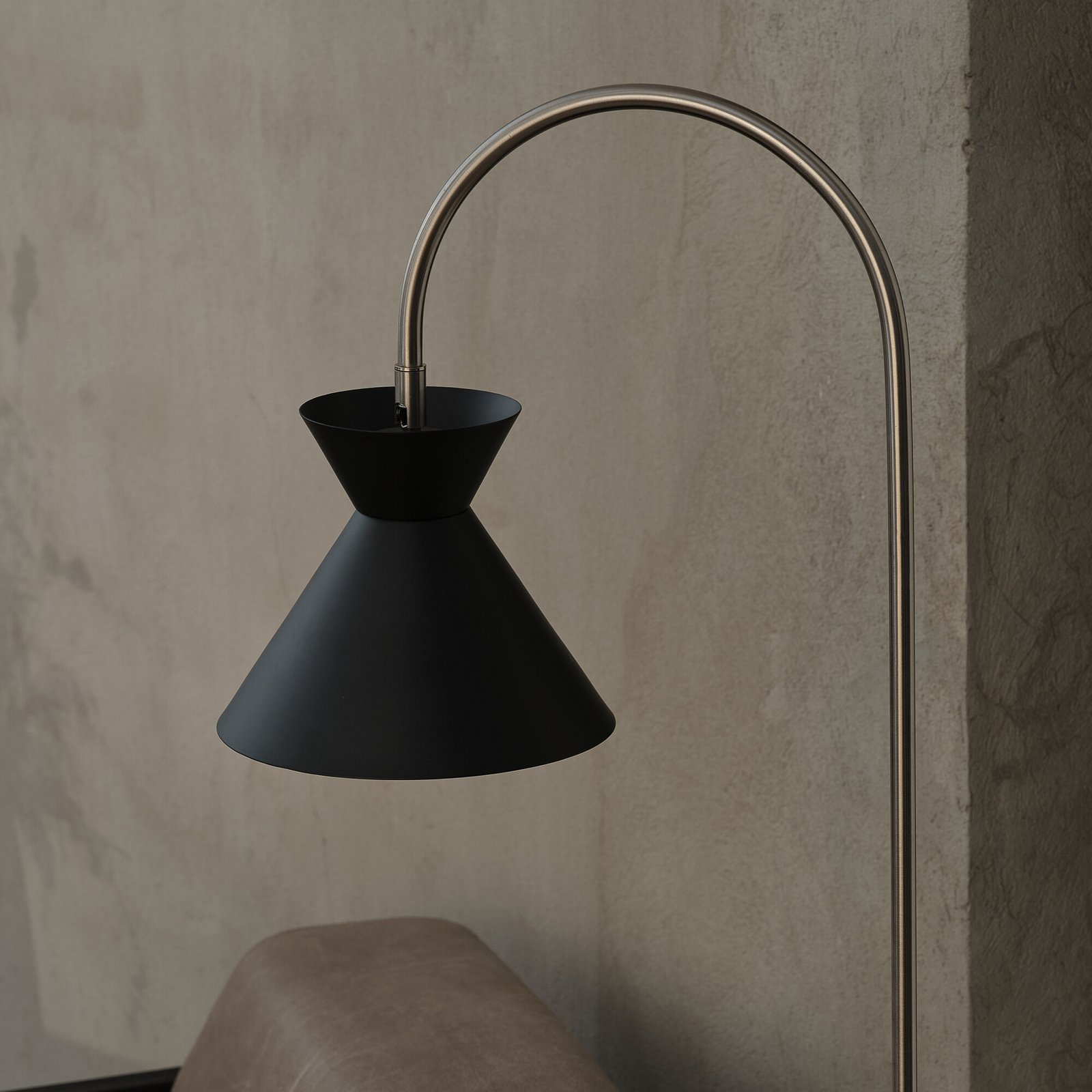 Stojacia lampa OSRAM Decor Waist, oceľ, čierne, E27