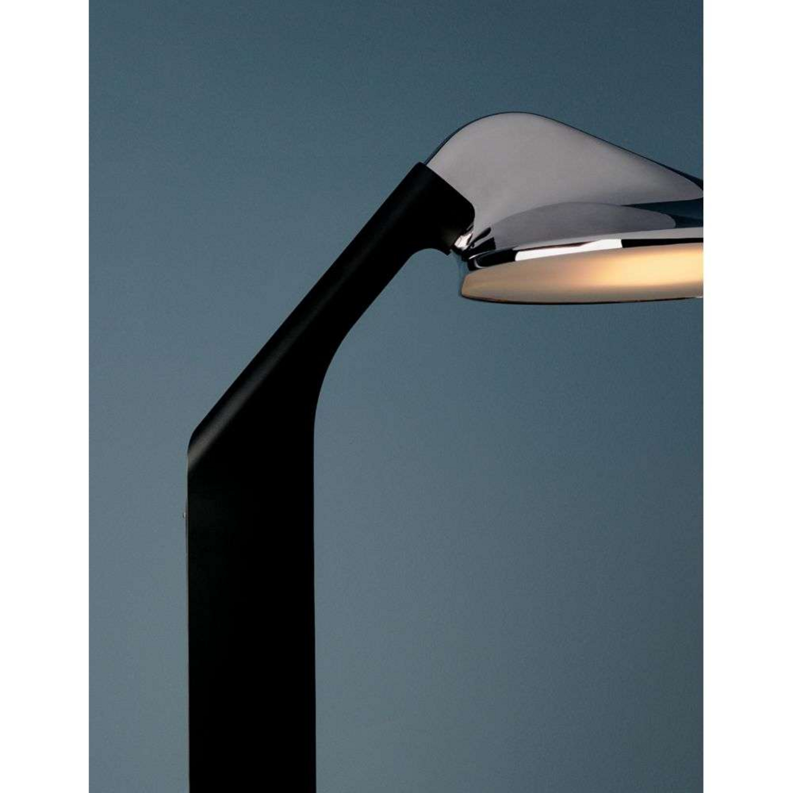 Niwaki Lampă de Masă Black/Chrome - DCW