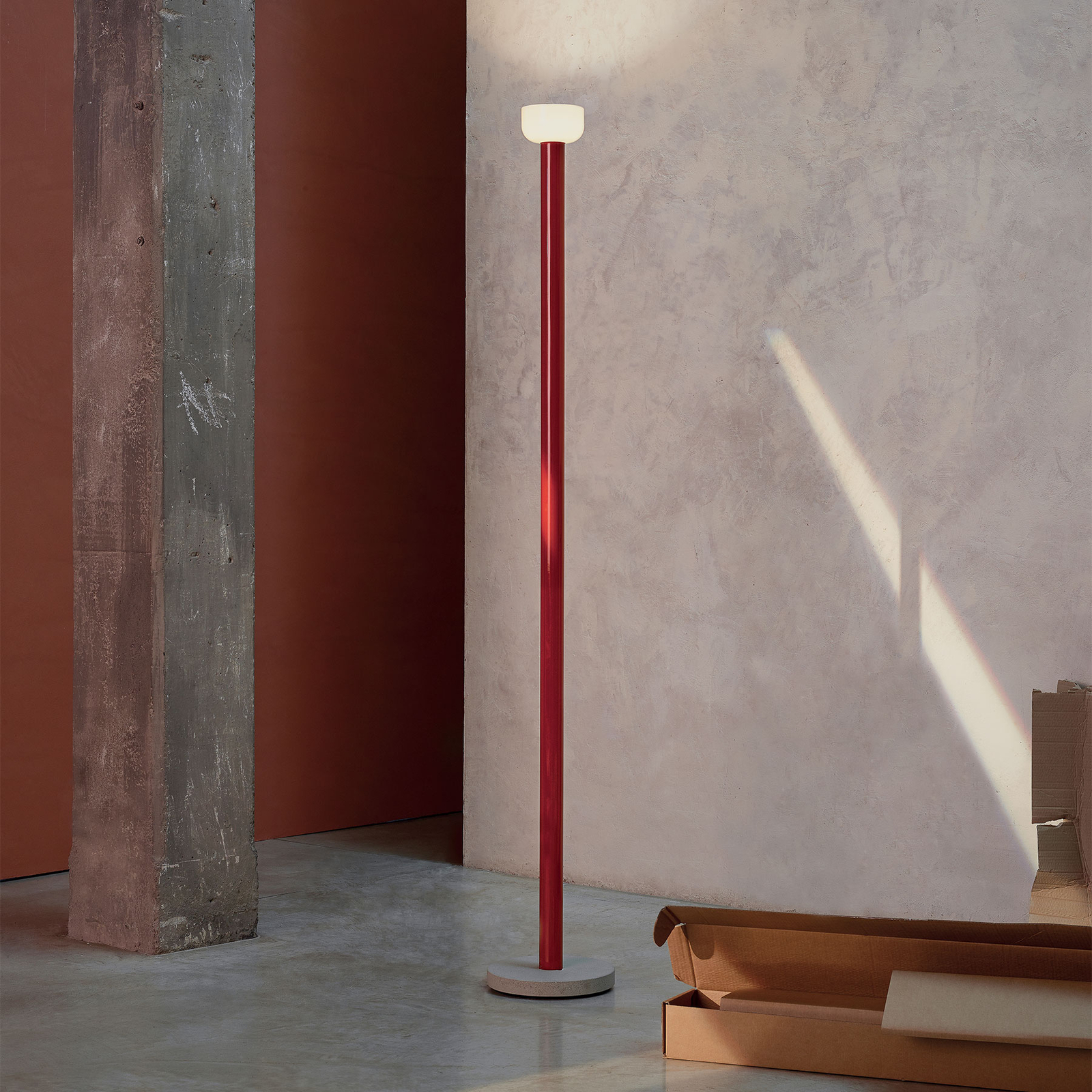Bellhop Stehleuchte Brick Red/White - Flos
