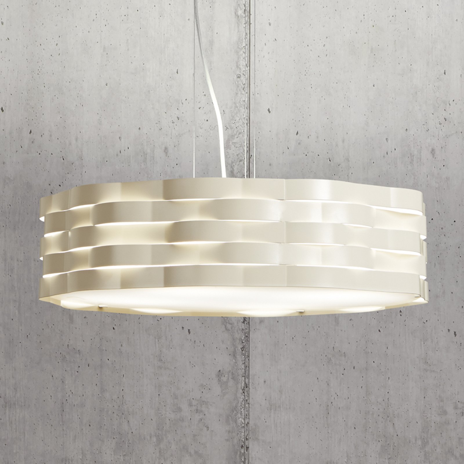 Kolor kości słoniowej, lampa wisząca Flutti, stal