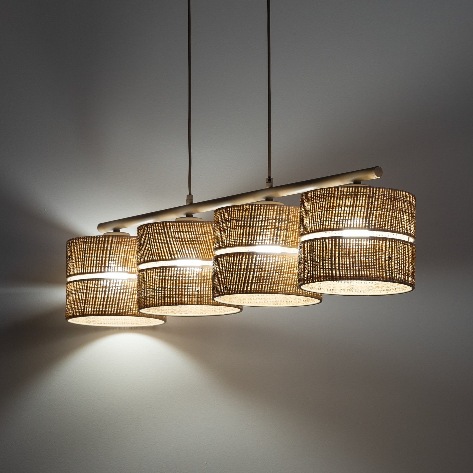 Calma lógó világítás, 4 izzós, bézs, raphás, hossza 95 cm Calma lógó világítás, 4 izzós, bézs, raphás, hossza 95 cm