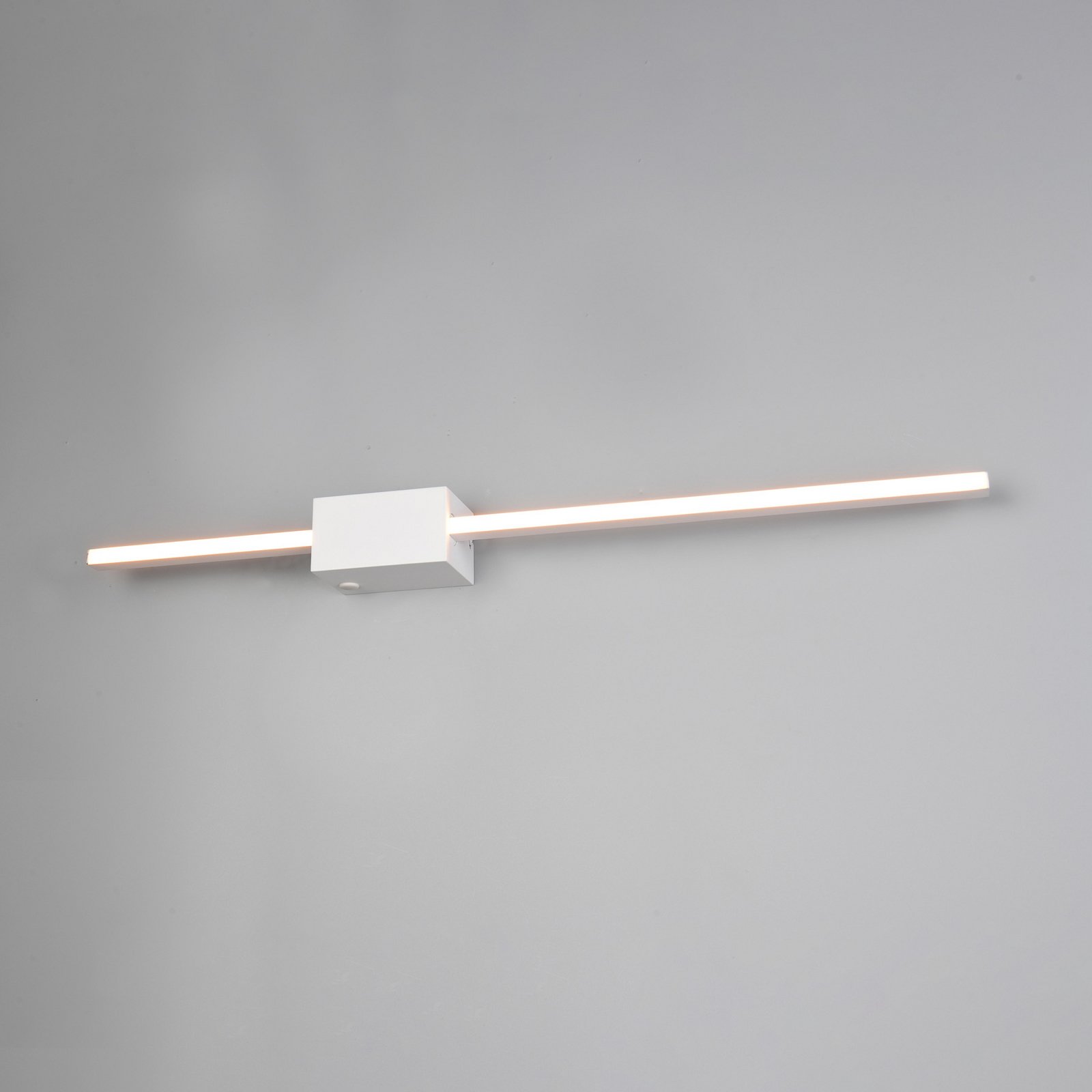 LED wandlamp Cassino, mat wit, breedte 70 cm, metaal