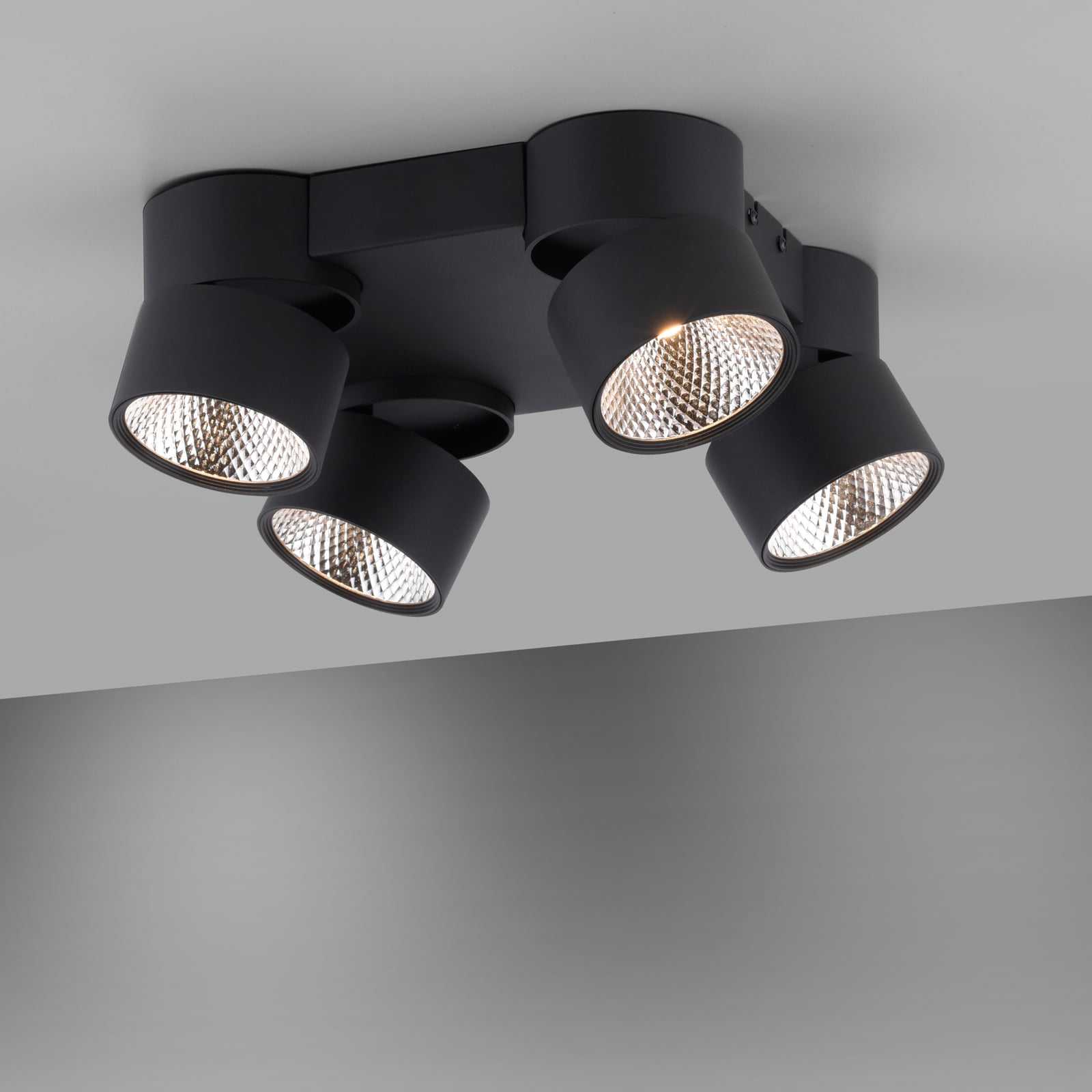 Nola LED-Deckenleuchte, vierflammig, schwarz - PURE Nola LED-Deckenleuchte, vierflammig, schwarz - PURE