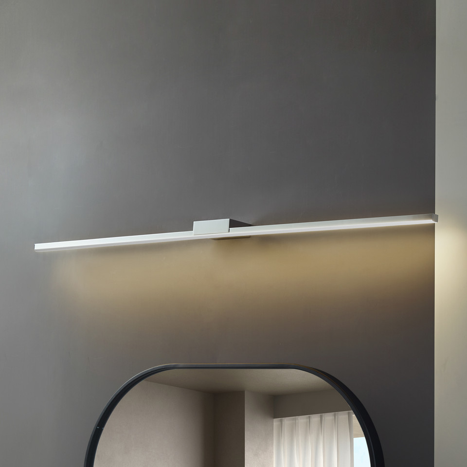 Lucande LED-spegellampa Kivana, metallisk från Lucande