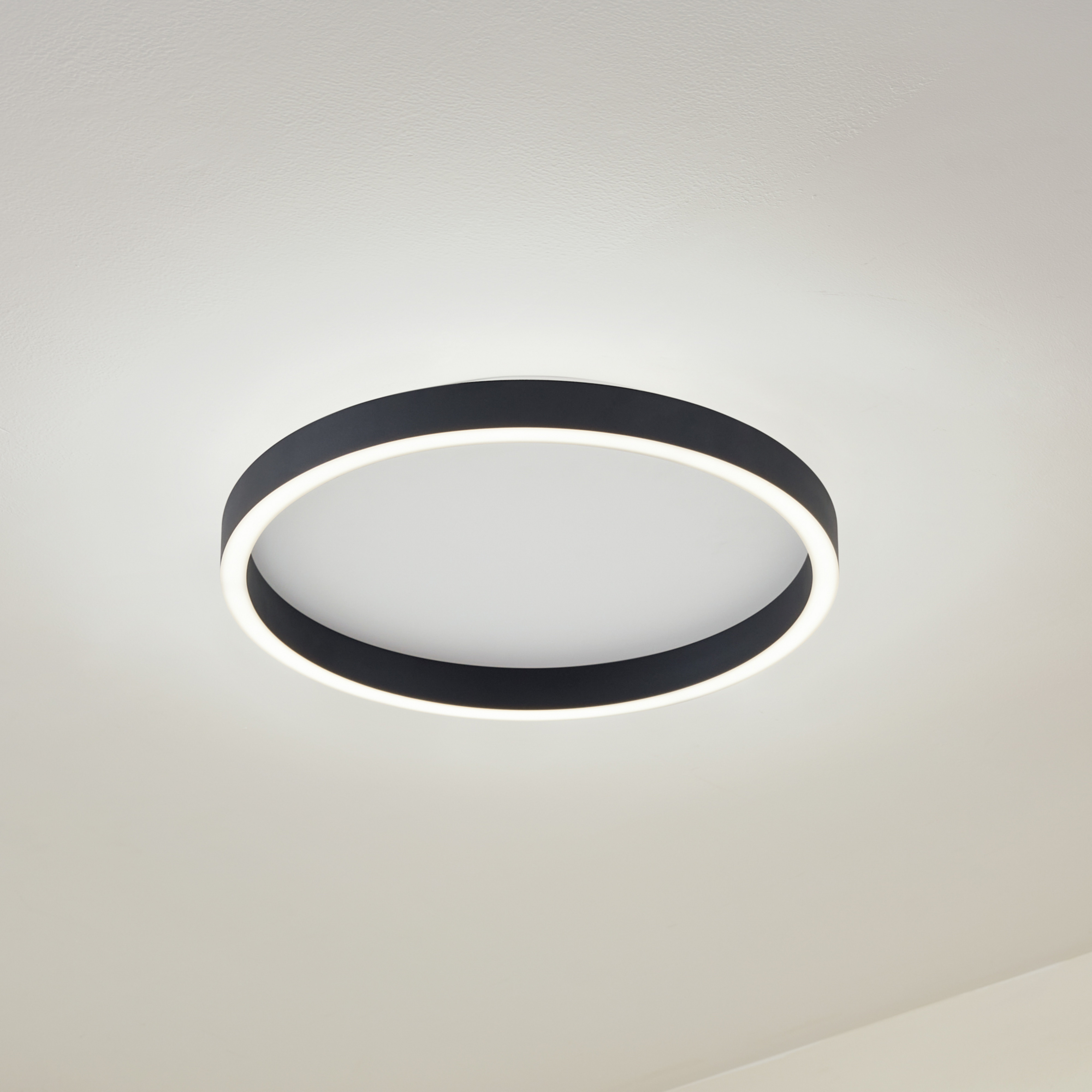 Lucande LED stropna svjetiljka Rotundo, Ø 40 cm, crna, prigušljiva