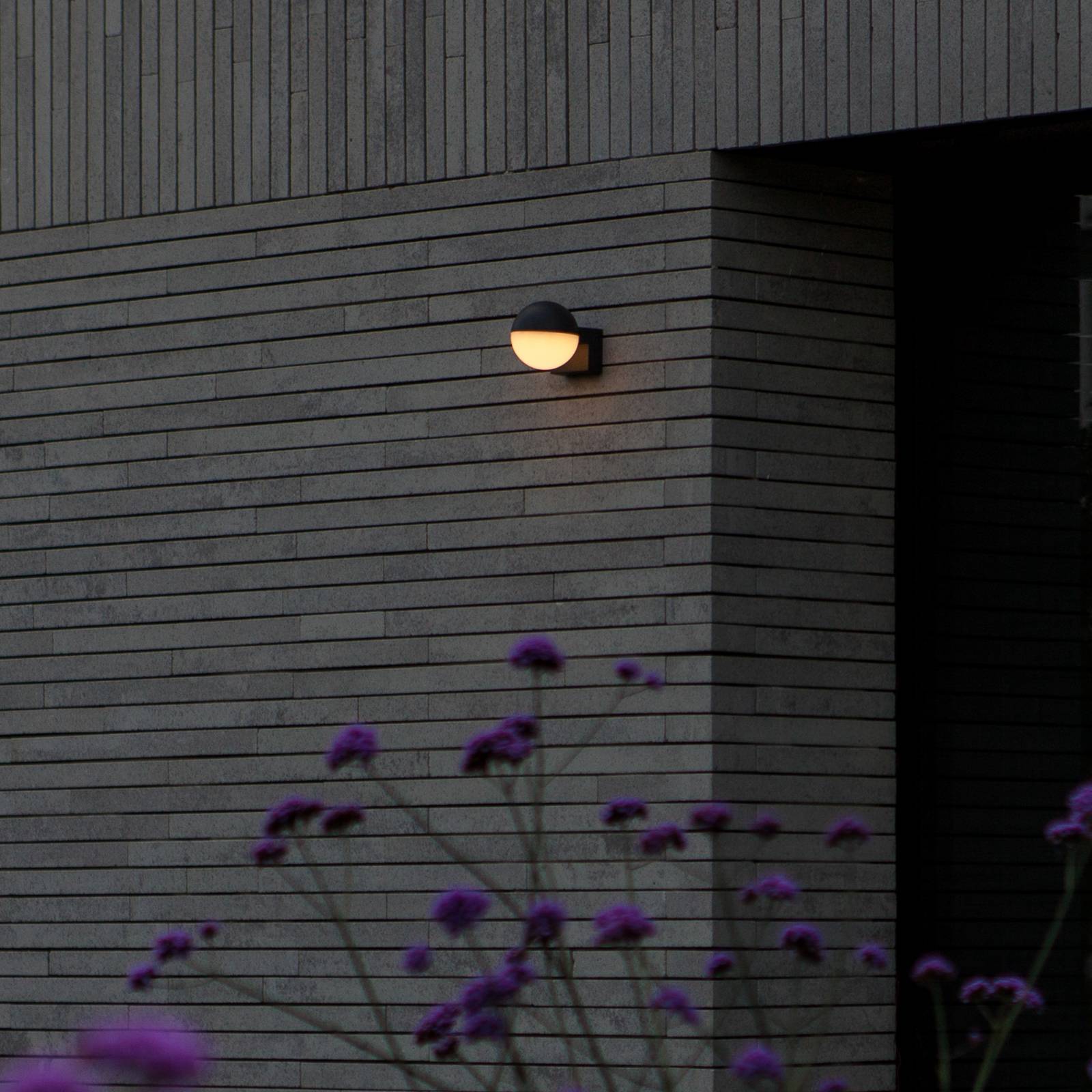 Kinkiet zewnętrzny LED LOOMA, ciemnoszary, Ø 10 cm, metal, IP54