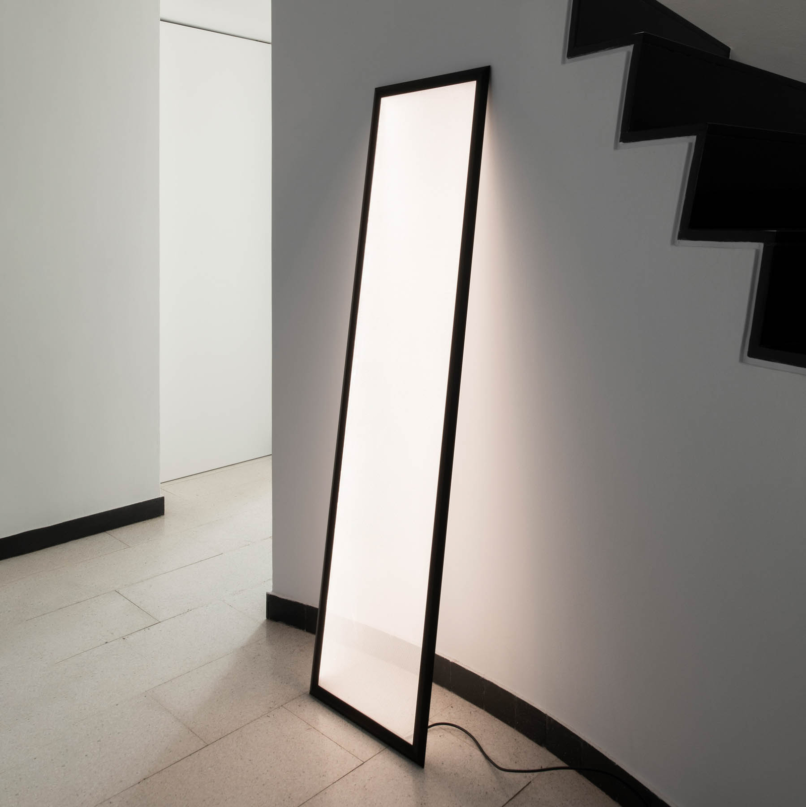 Artemide Discovery floor lamp APP black