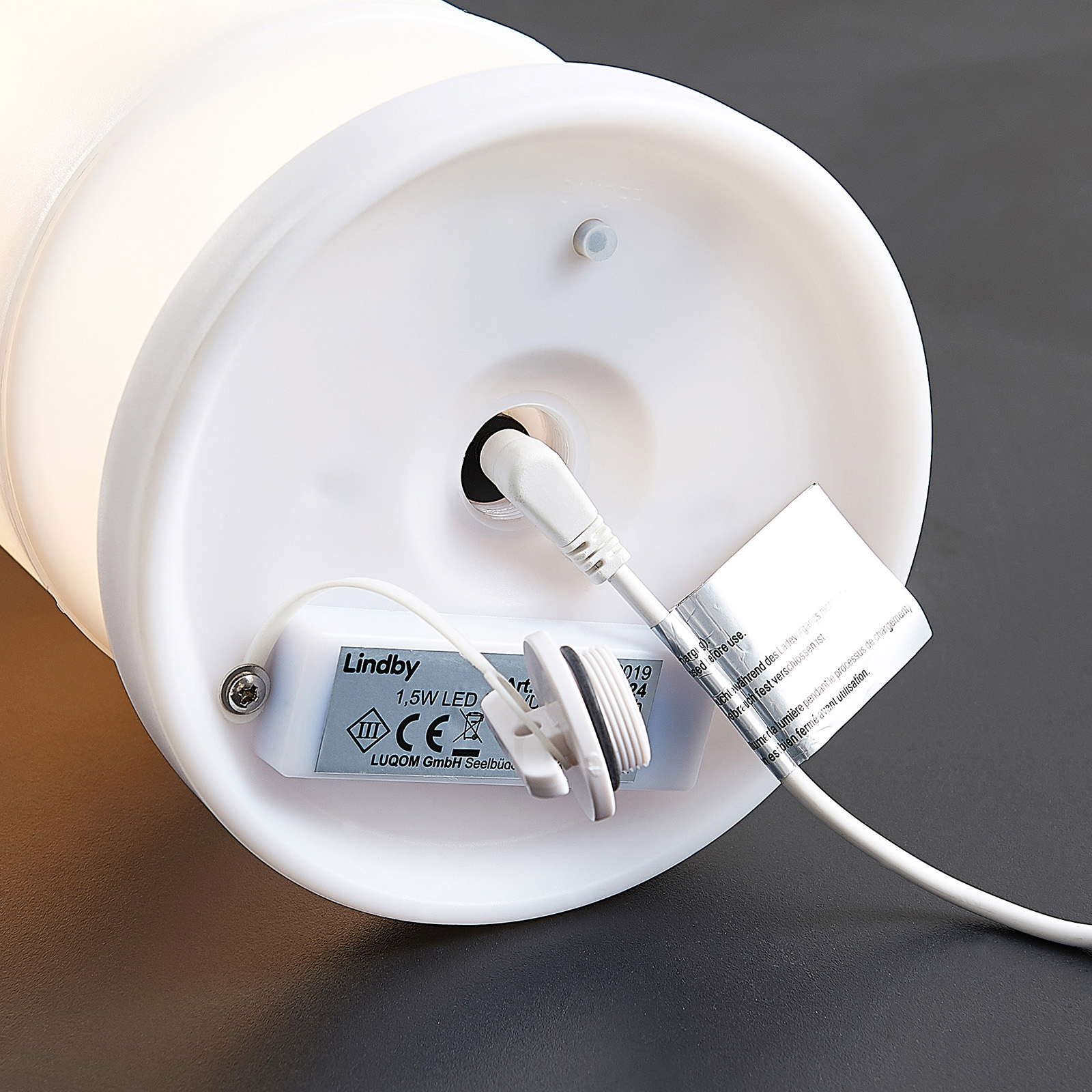 Lindby Grisella lámpara de mesa con batería, IP44