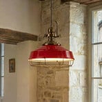 Závesné svietidlo Astel, červené, Ø 41 cm, kov, detail zo starožitnej mosadze