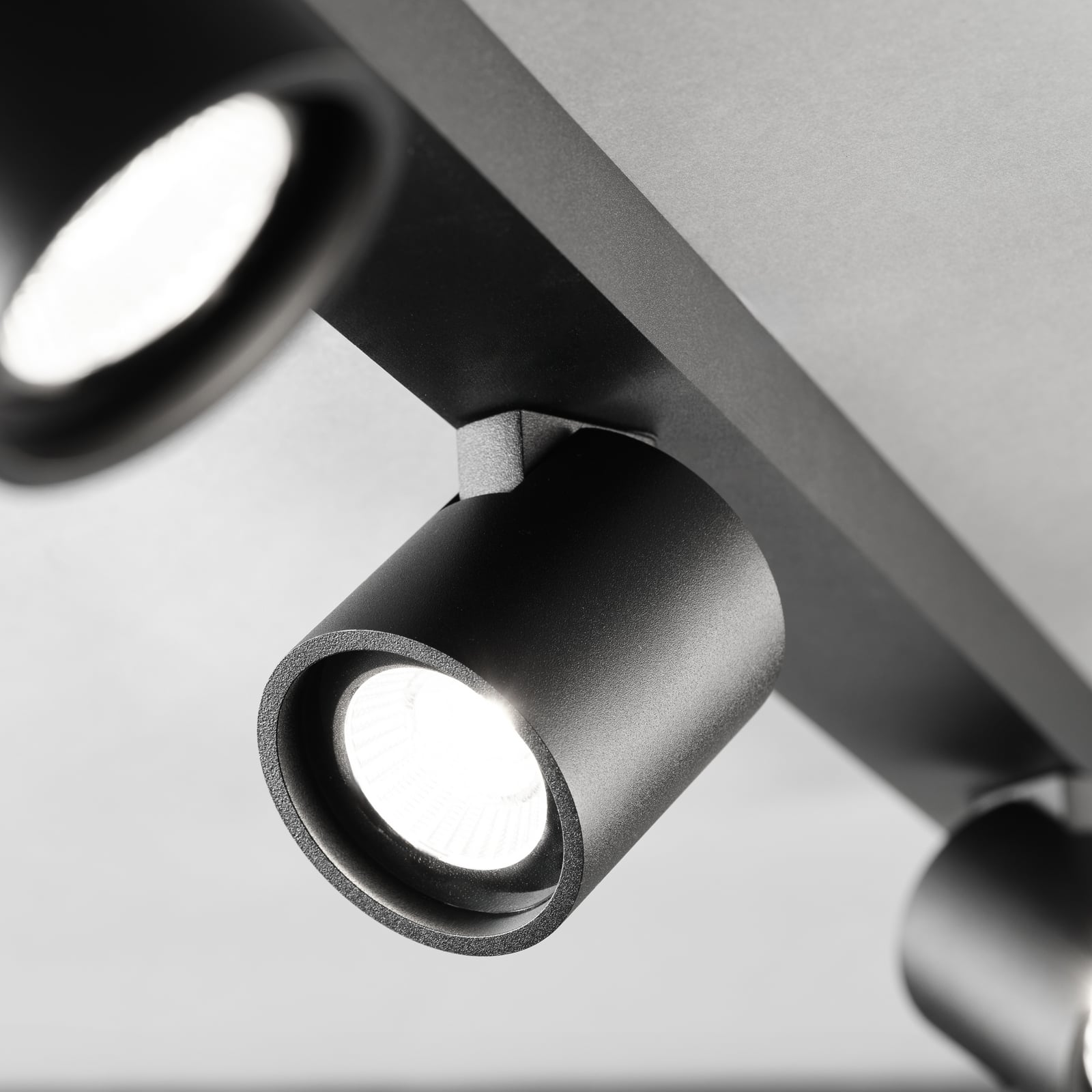 Focus L900 LED-Spot schwarz, 90cm, CCT, 3-flg. - Light-Point