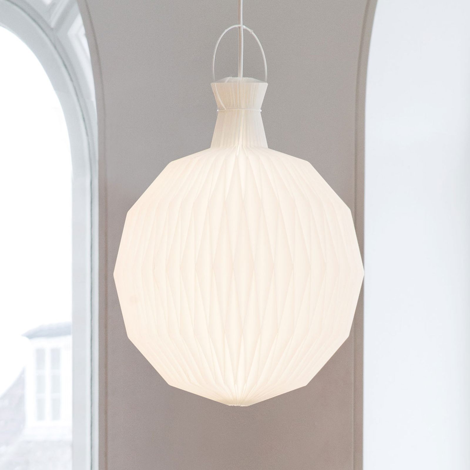 LE KLINT 101 medium, hand-pleated pendant light