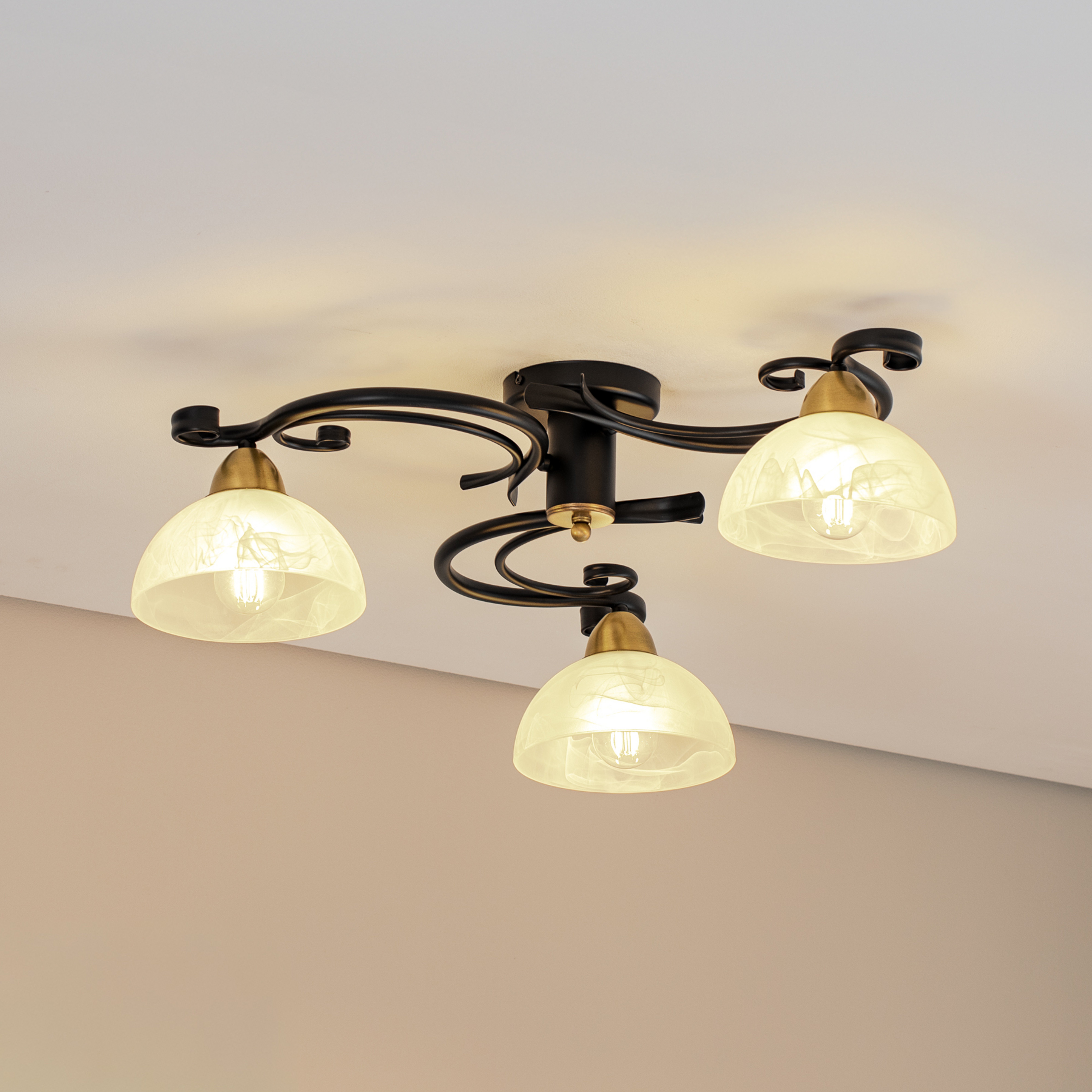 Griestu lampa Flora, 3 stikla abažūri, melna/misings
