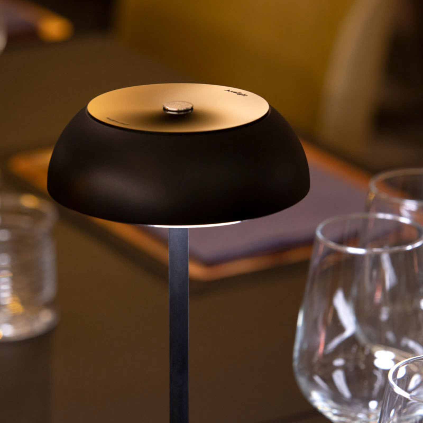 Designerska lampa stołowa LED Axolight Float, czarna