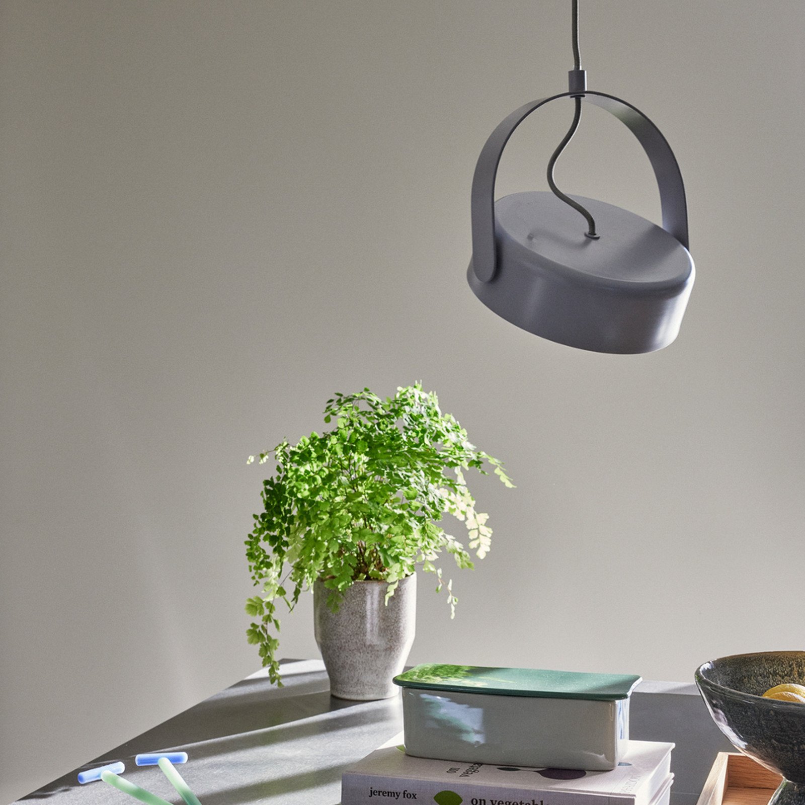 Hübsch Lampă suspendată LED Stage gri fier 3.000 K - Camera de zi / sufragerie - design - gri deschis - Metal