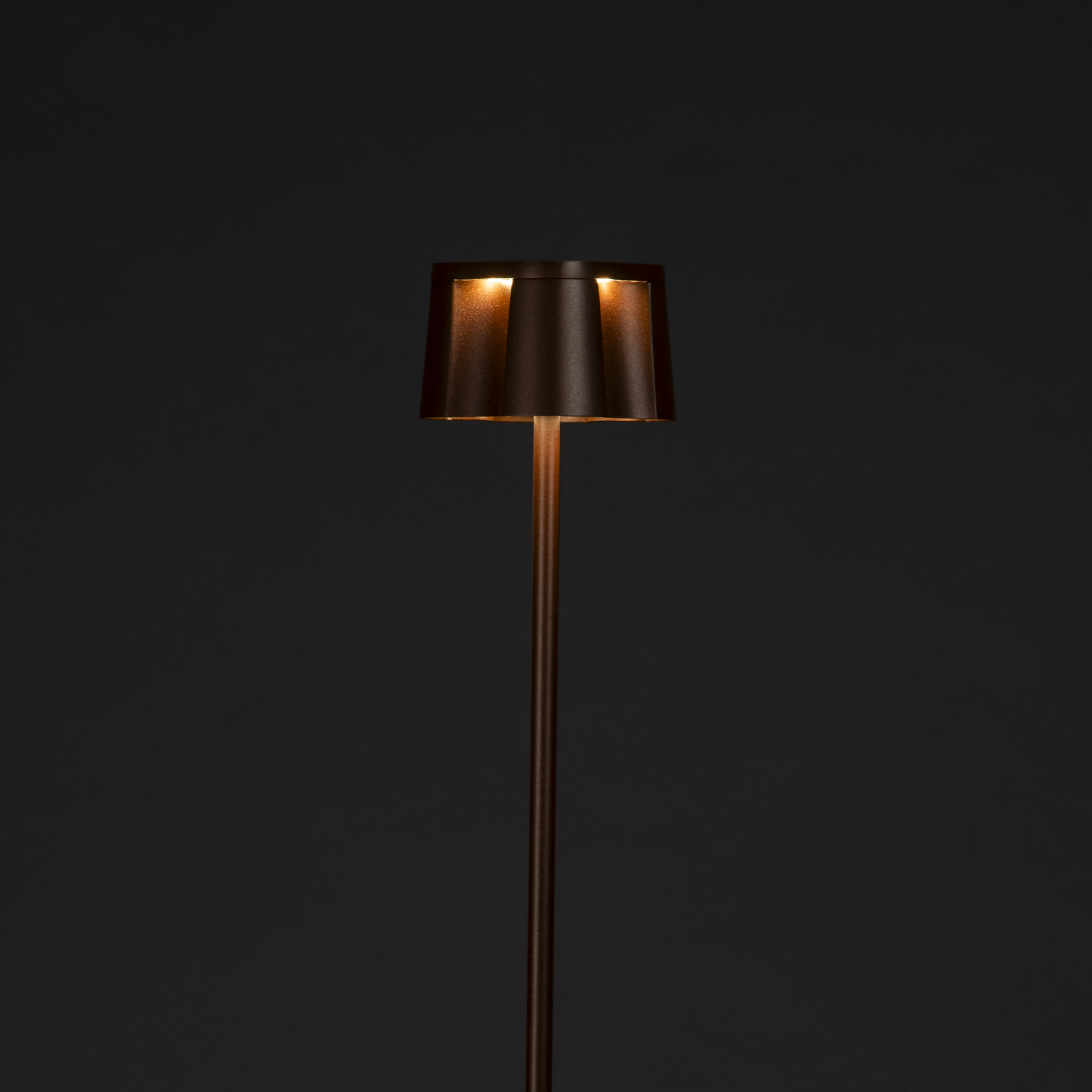 Nice rechargeable LED floor lamp, rust-coloured, aluminium, IP54,