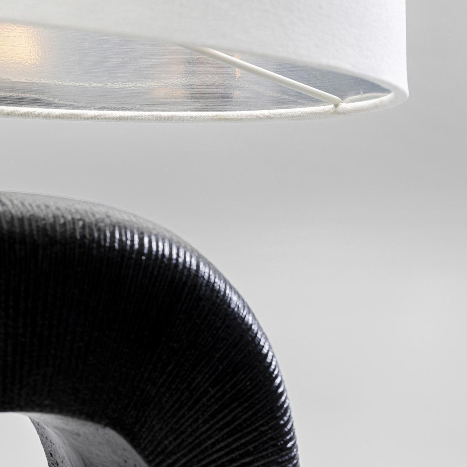Kare Tube tafellamp, zwart/wit, linnen textiel, hoogte 79 cm