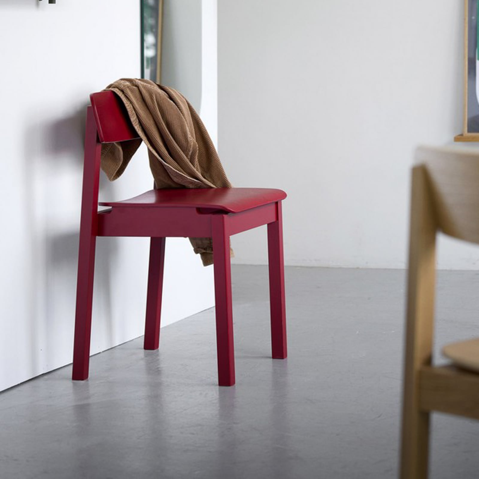 EVERYDAY-stol, purpurrød, høyde 75 cm, eik – Moebe EVERYDAY-stol, purpurrød, høyde 75 cm, eik – Moebe