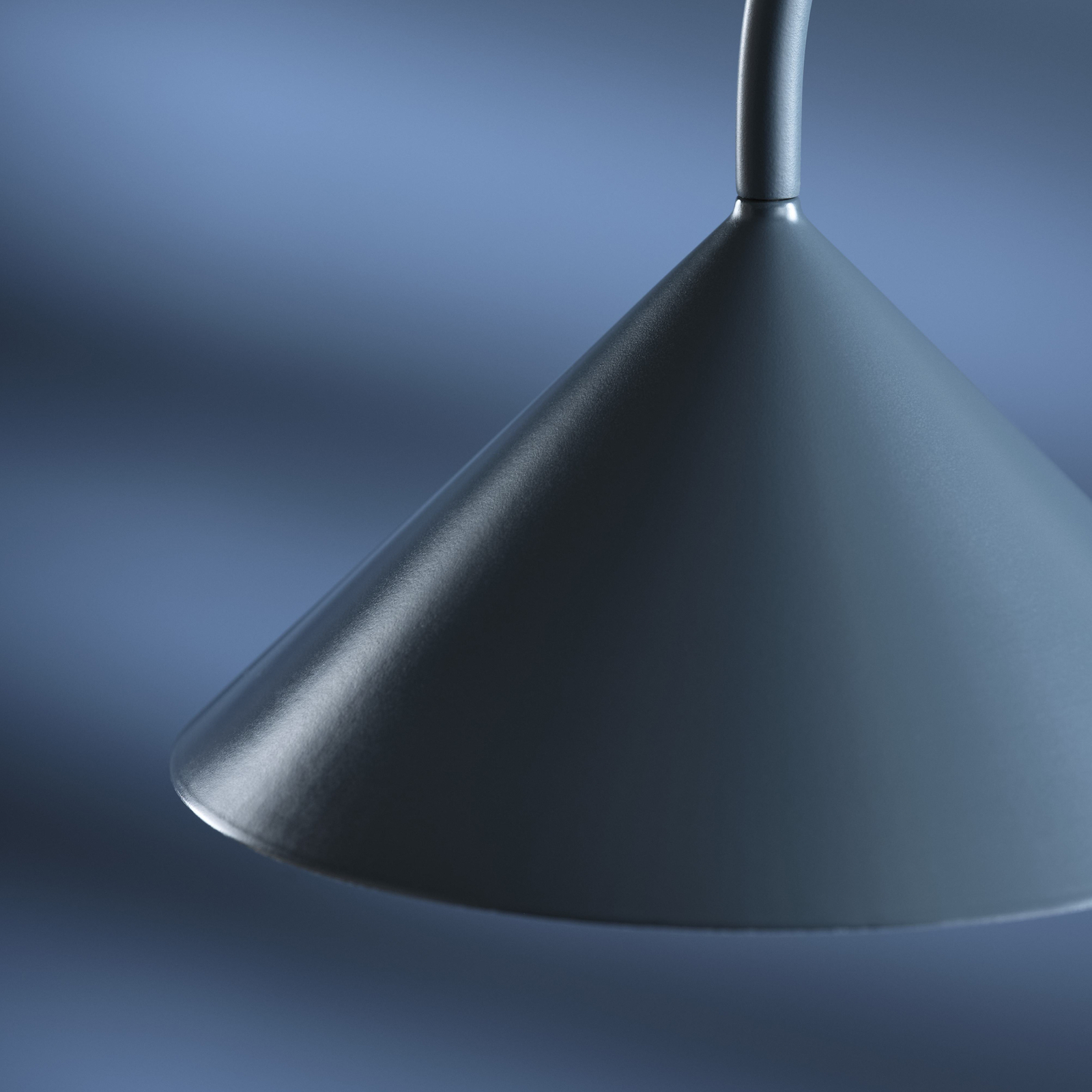 Grasp Portable Lampe de Table H47 Matt Petroleum - Frandsen