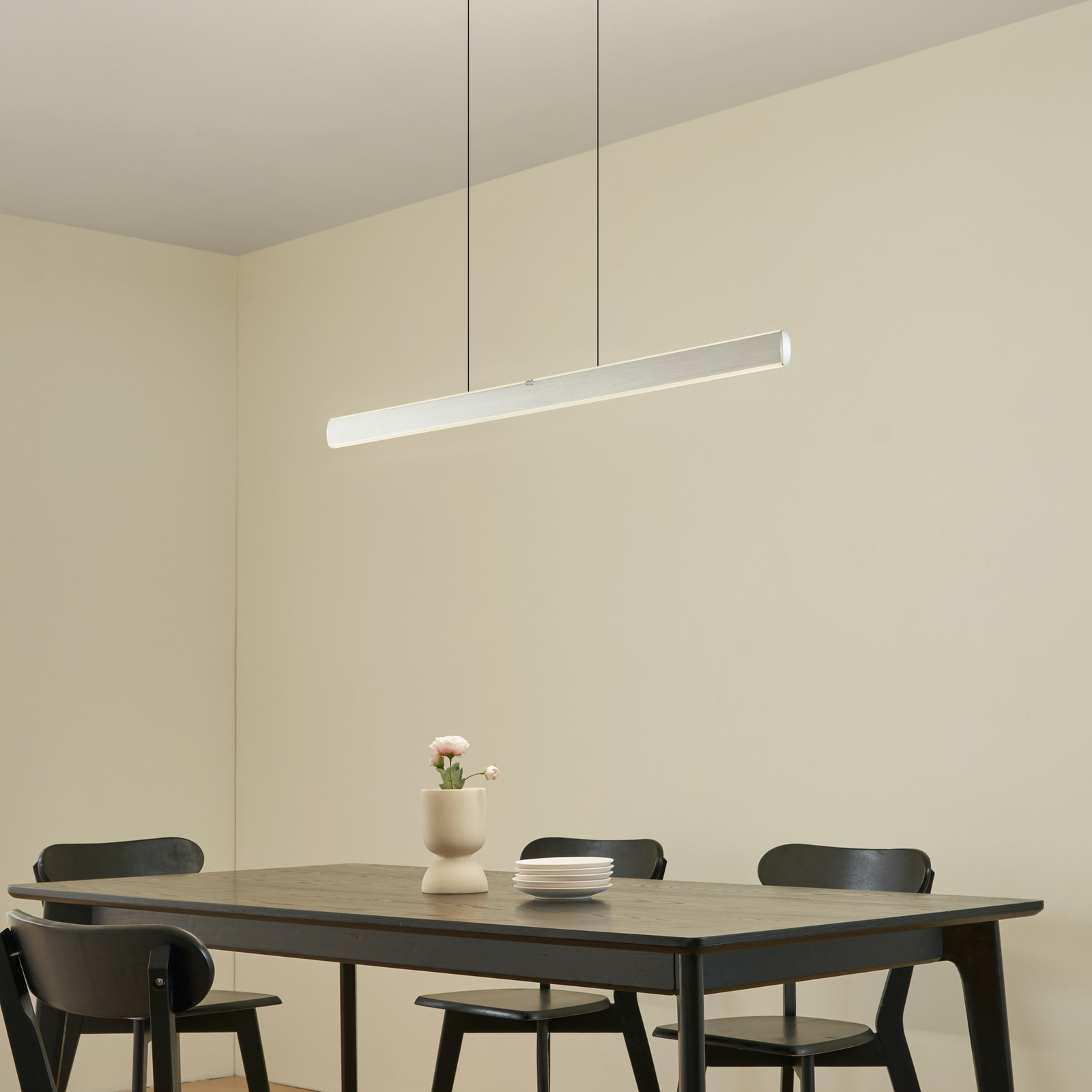 Lucande LED-hänglampa Arvon, aluminiumfärgad, 116 cm, dimbar, CCT