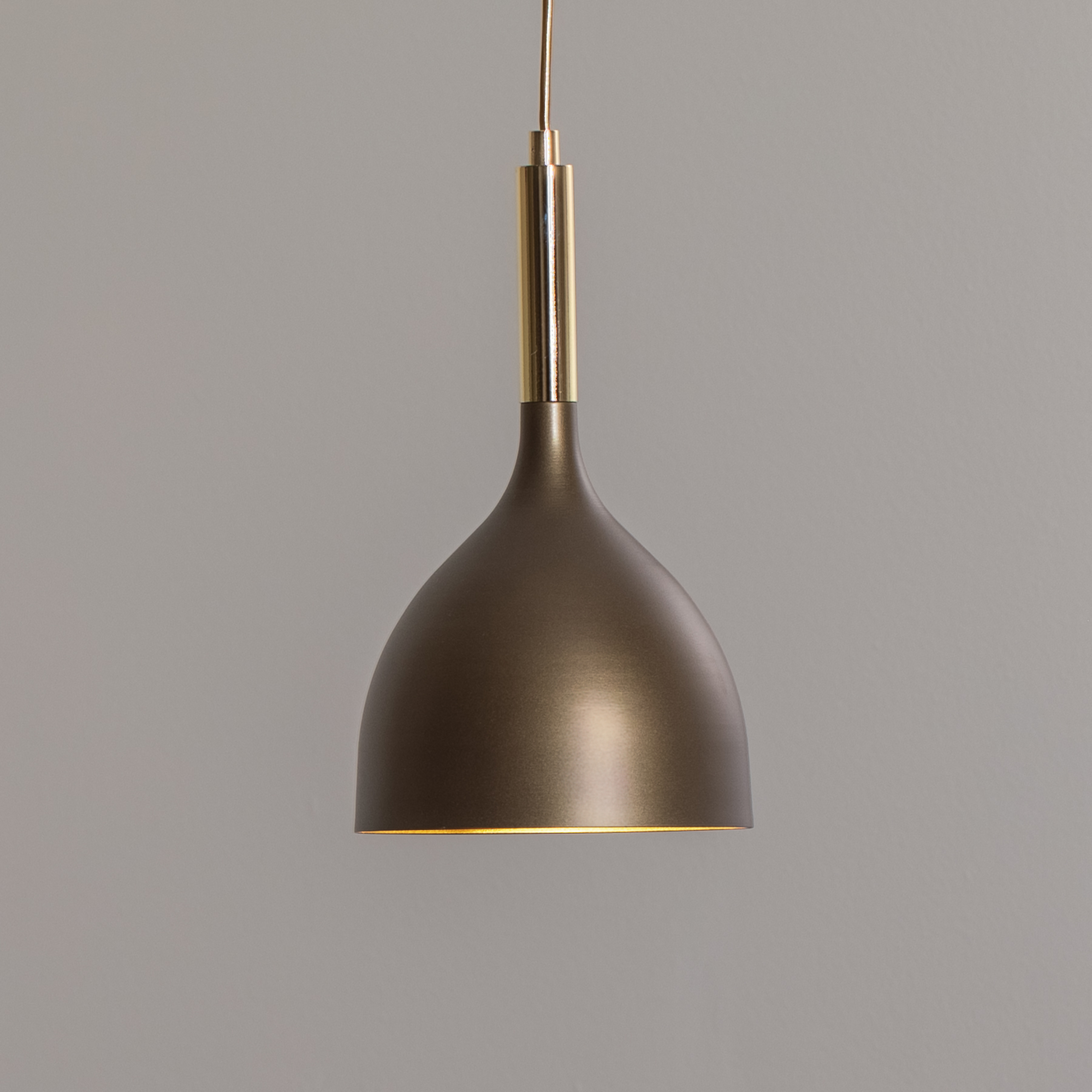 Hängeleuchte Noak, einflammig, titan-gold/gold, Stahl
