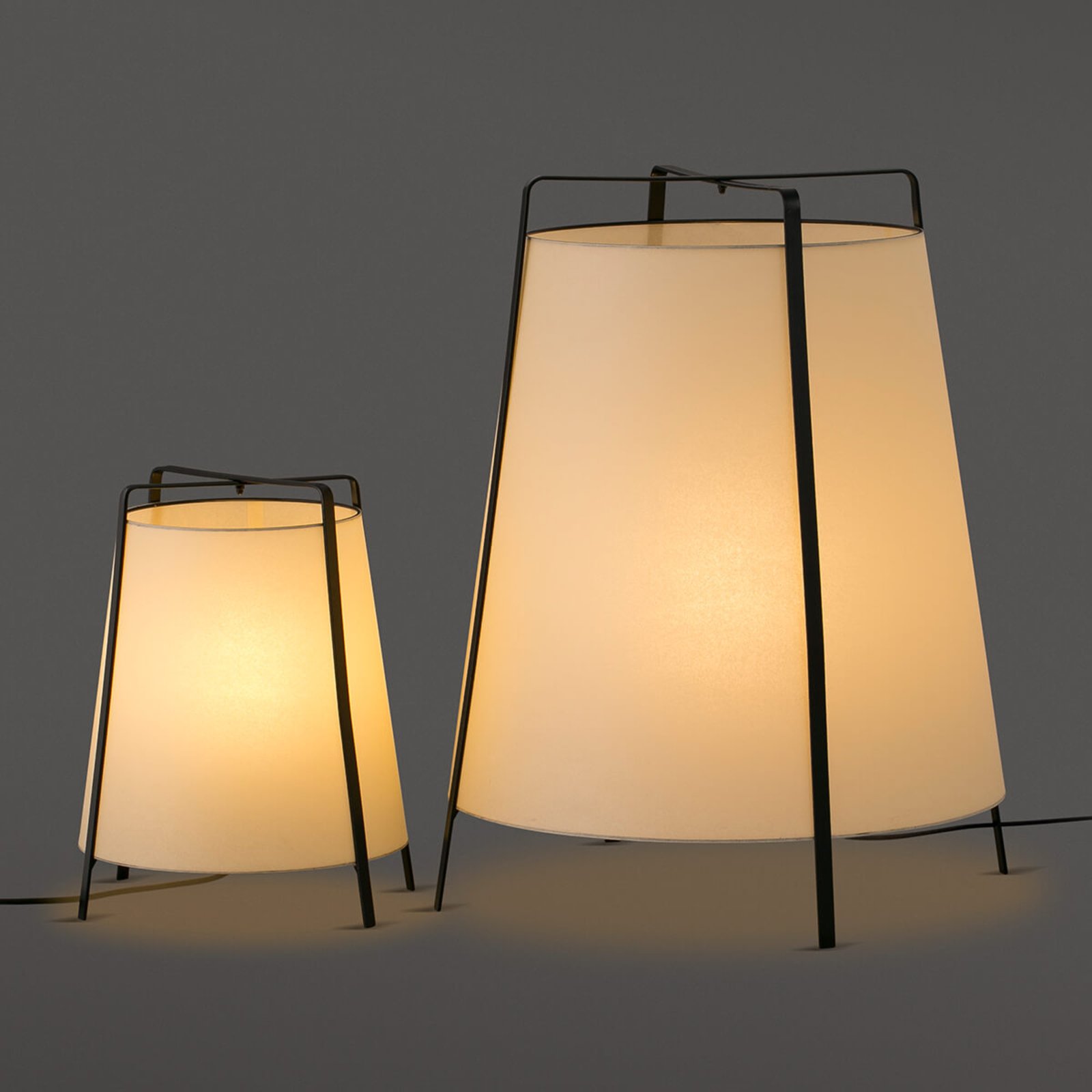 Akane stolna lampa proizvedena u Španjolskoj