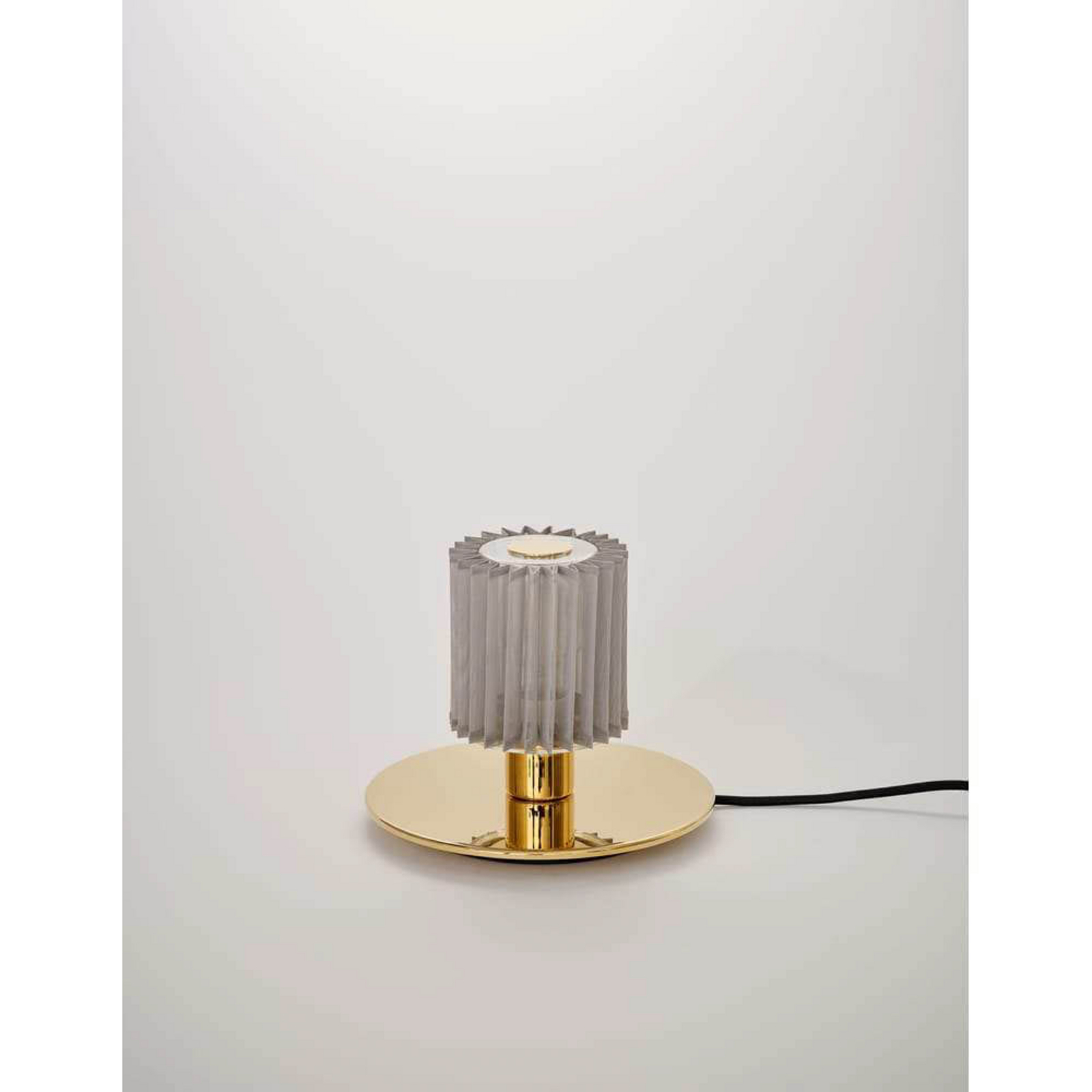 In the Sun 220 Tischleuchte Gold/Silver - DCW