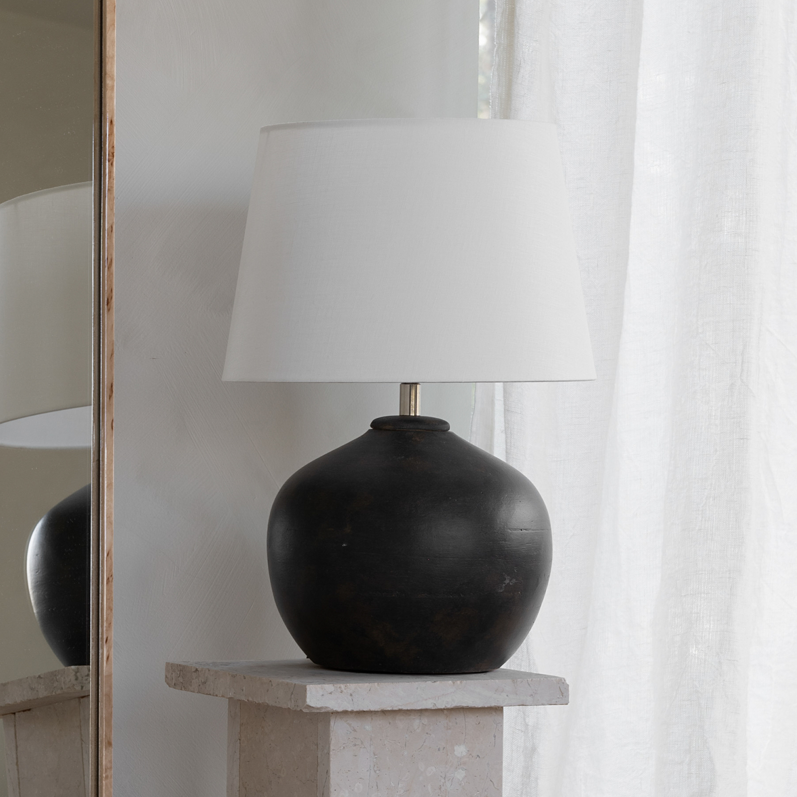 Lámpara de mesa Mona Black, negra, altura 28 cm, casquillo E27 - Watt & Veke