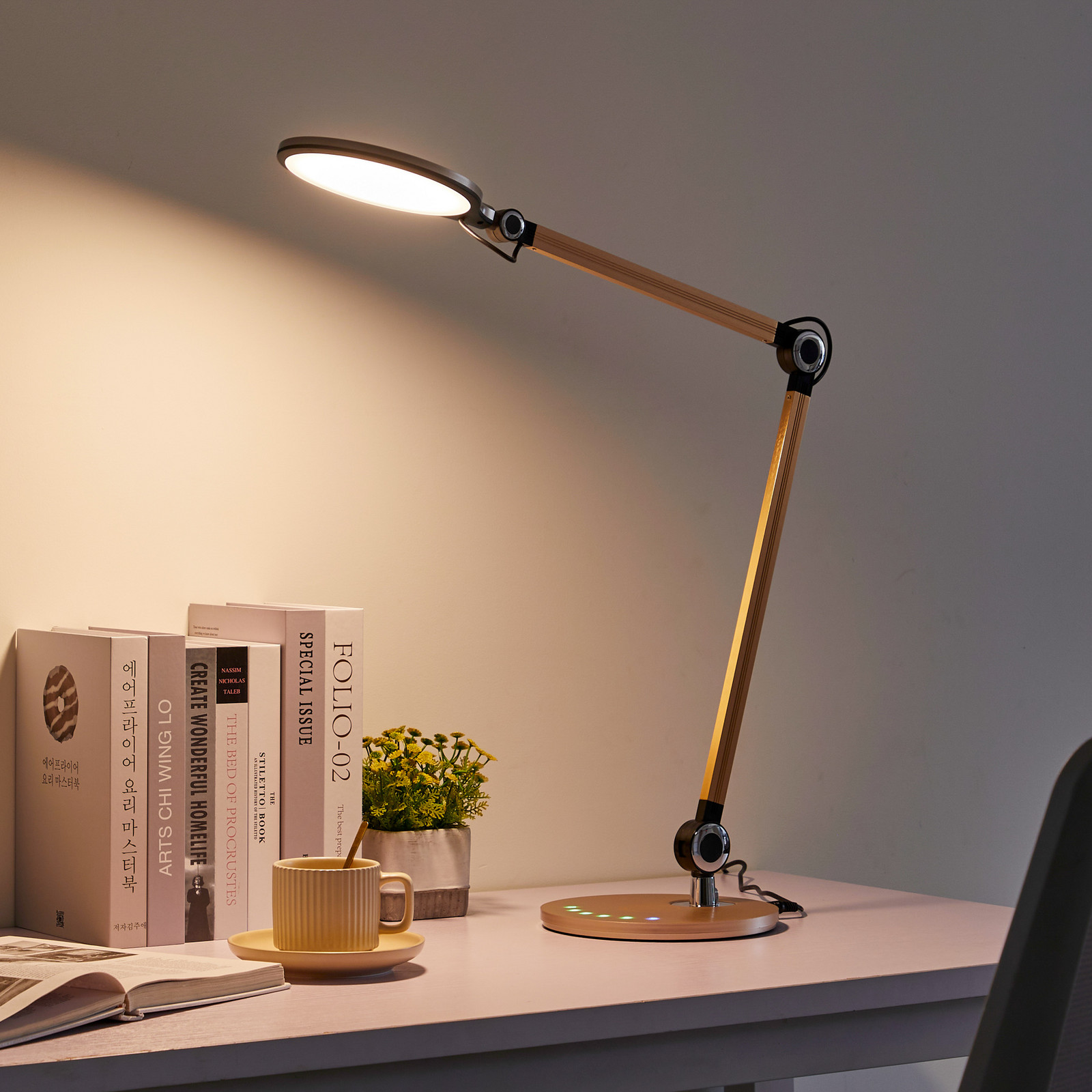 Lampă de masă Lindby LED Nyxaris auriu metal CCT 50 cm - Studiu / Birou - modern - aur periat - Plastic