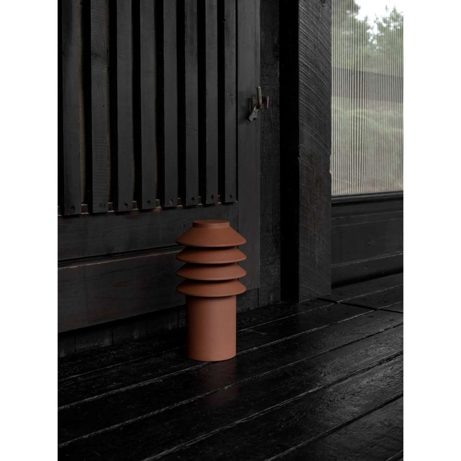 Bysted Garden 25 cm 2700 K jordspyd i aluminiumsfarve Louis Poulsen - Terrasse