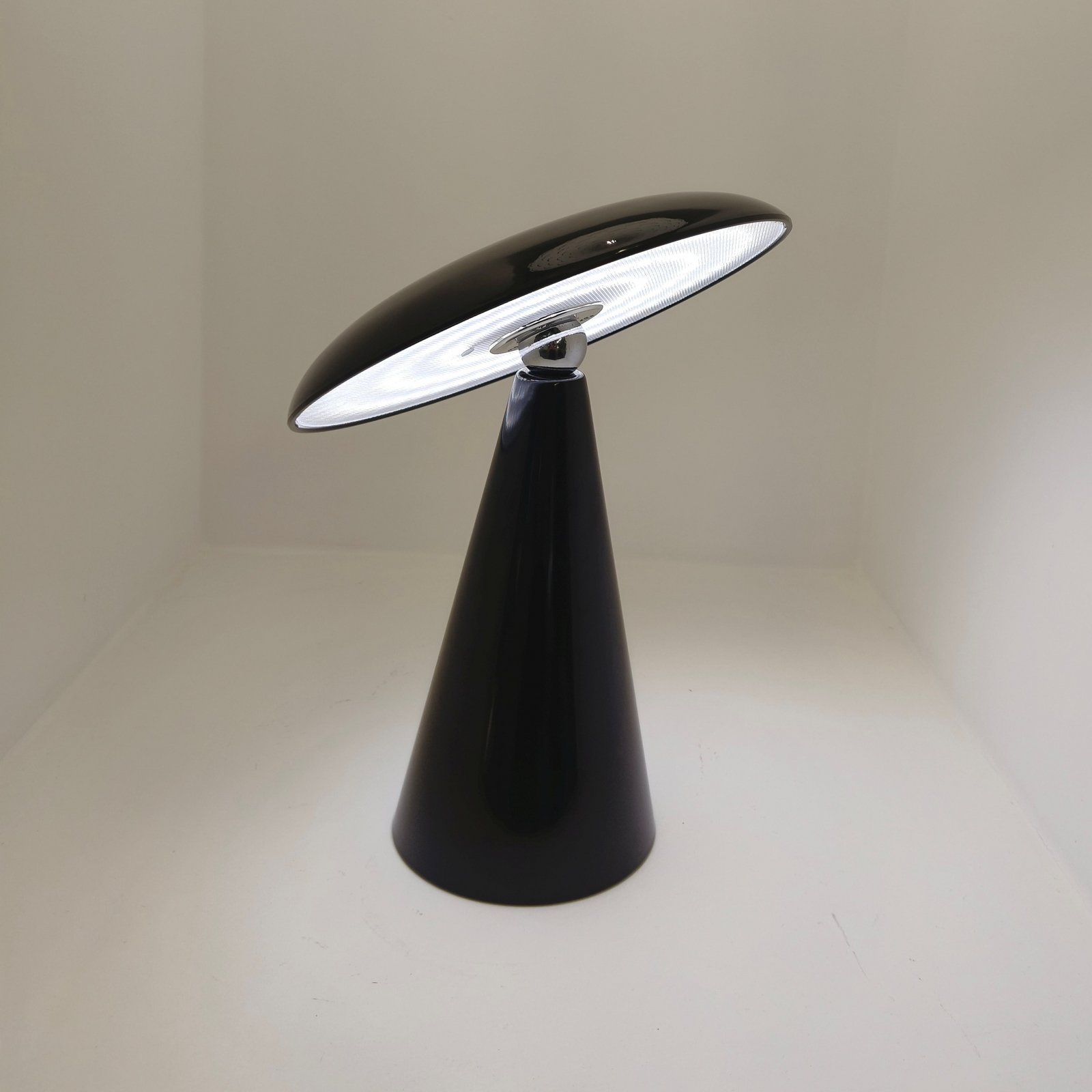 Beacon Kinoko LED table lamp, black, IP44, height 27 cm