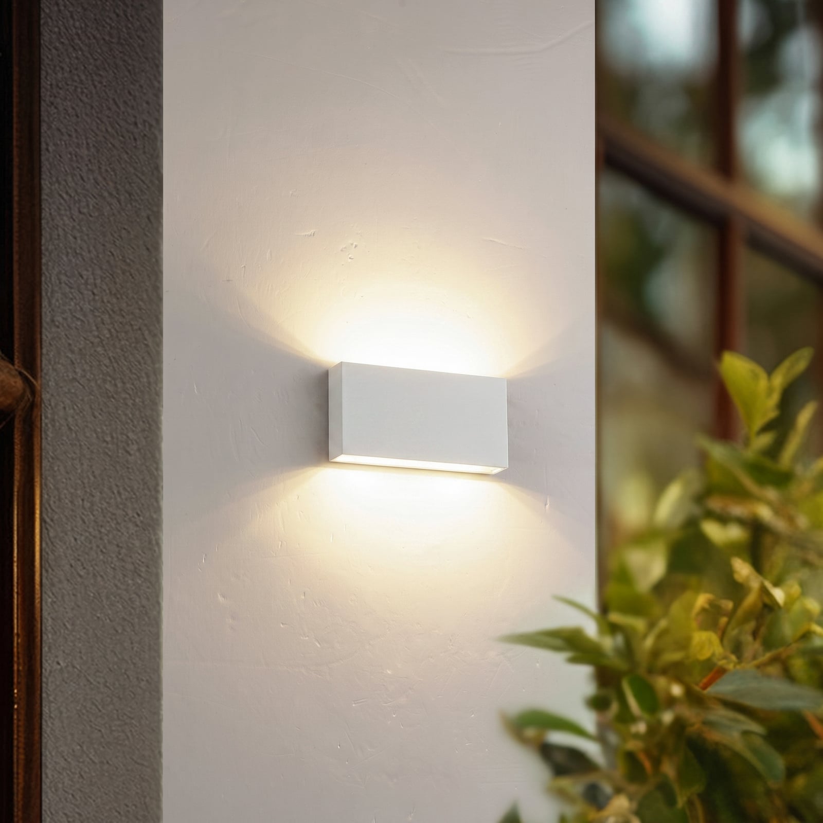 Jarte LED-ulkoseinävalaisin, 20 cm, valkoinen, IP65 – Lucande