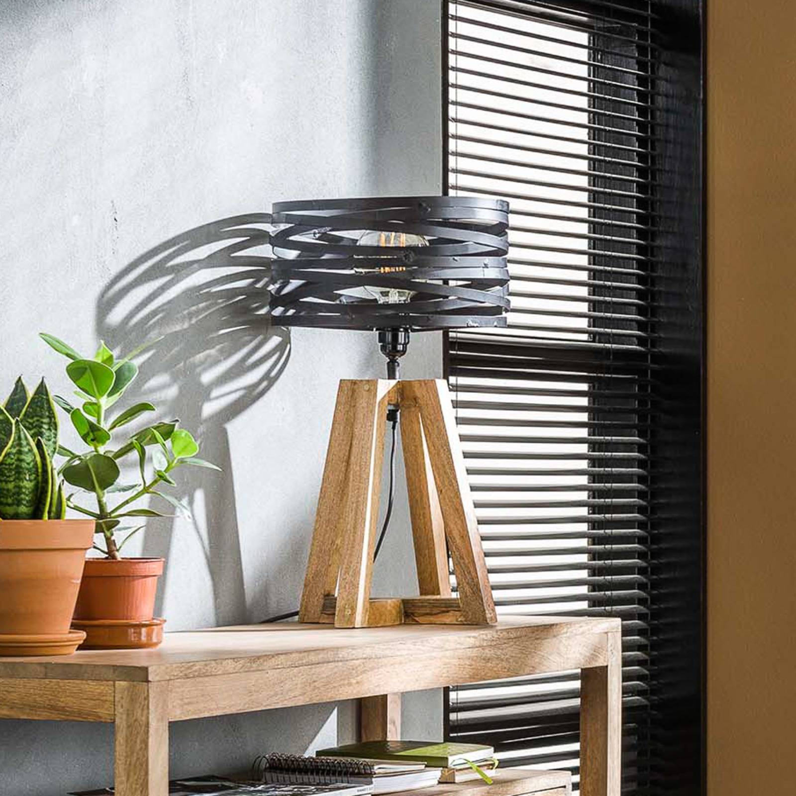 Lampa stołowa Crossround z drewnianą podstawą na trójnogu