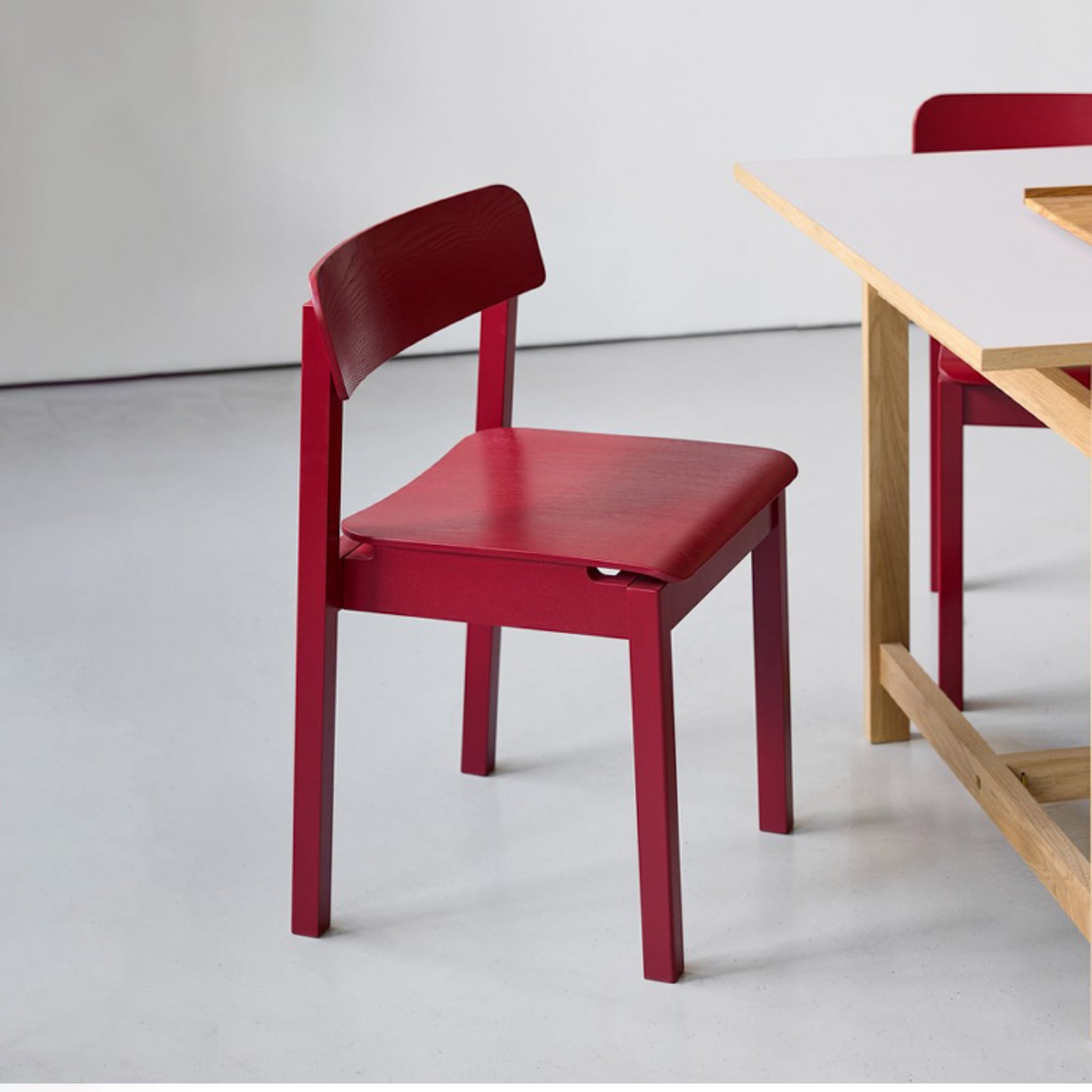 EVERYDAY-stol, purpurrød, høyde 75 cm, eik – Moebe EVERYDAY-stol, purpurrød, høyde 75 cm, eik – Moebe