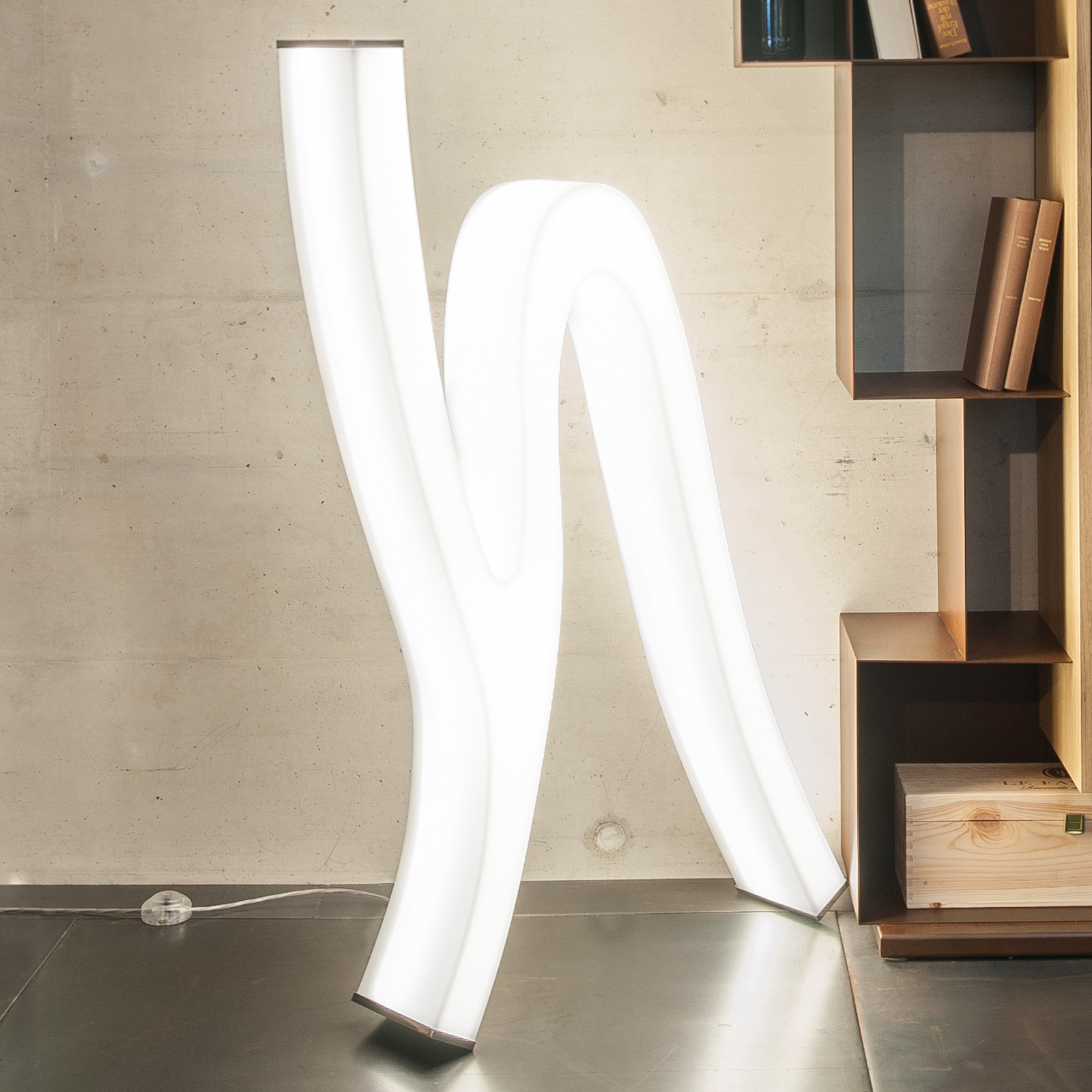 Molto Luce Lash Object LED-gulvlampe hvit krom
