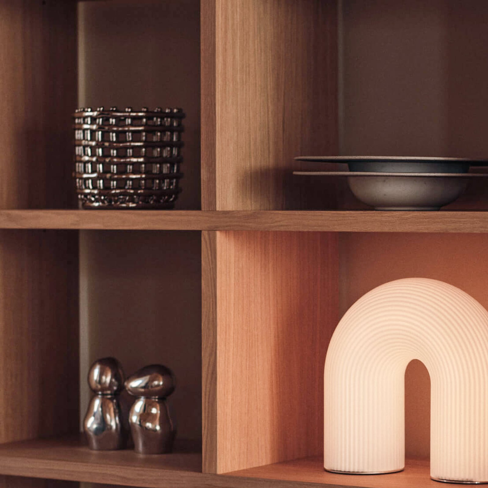 CERAMIC Korb silberfarben Keramik galvanisiert - ferm LIVING CERAMIC Korb silberfarben Keramik galvanisiert - ferm LIVING