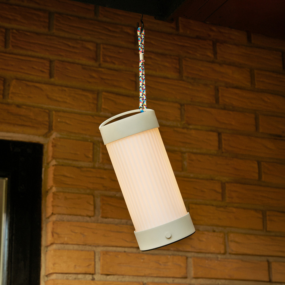 Hübsch Camp Portable Bordslampa, beige från Hübsch