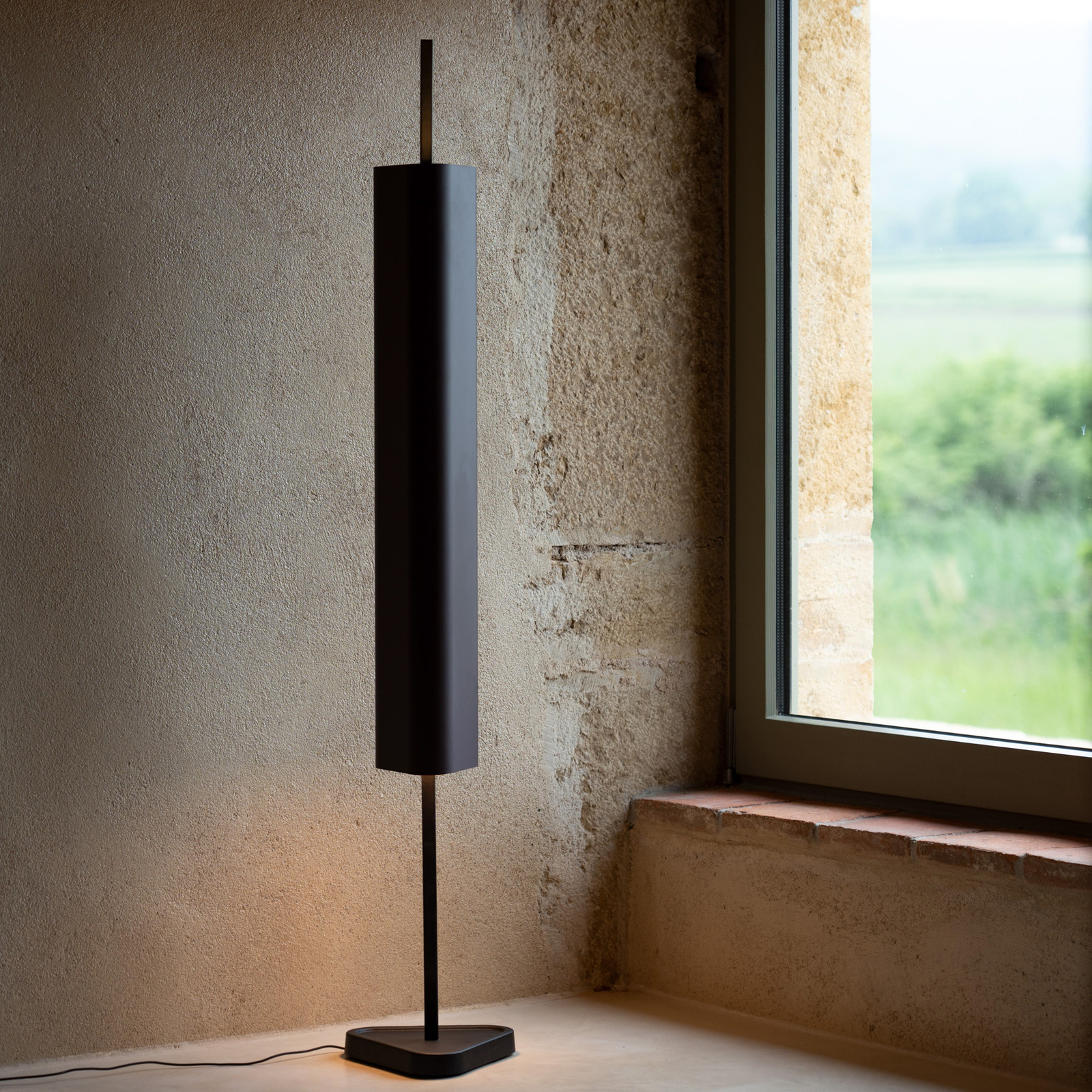 FLOS LED floor lamp Emi, dark red, dimmable, height 170 cm