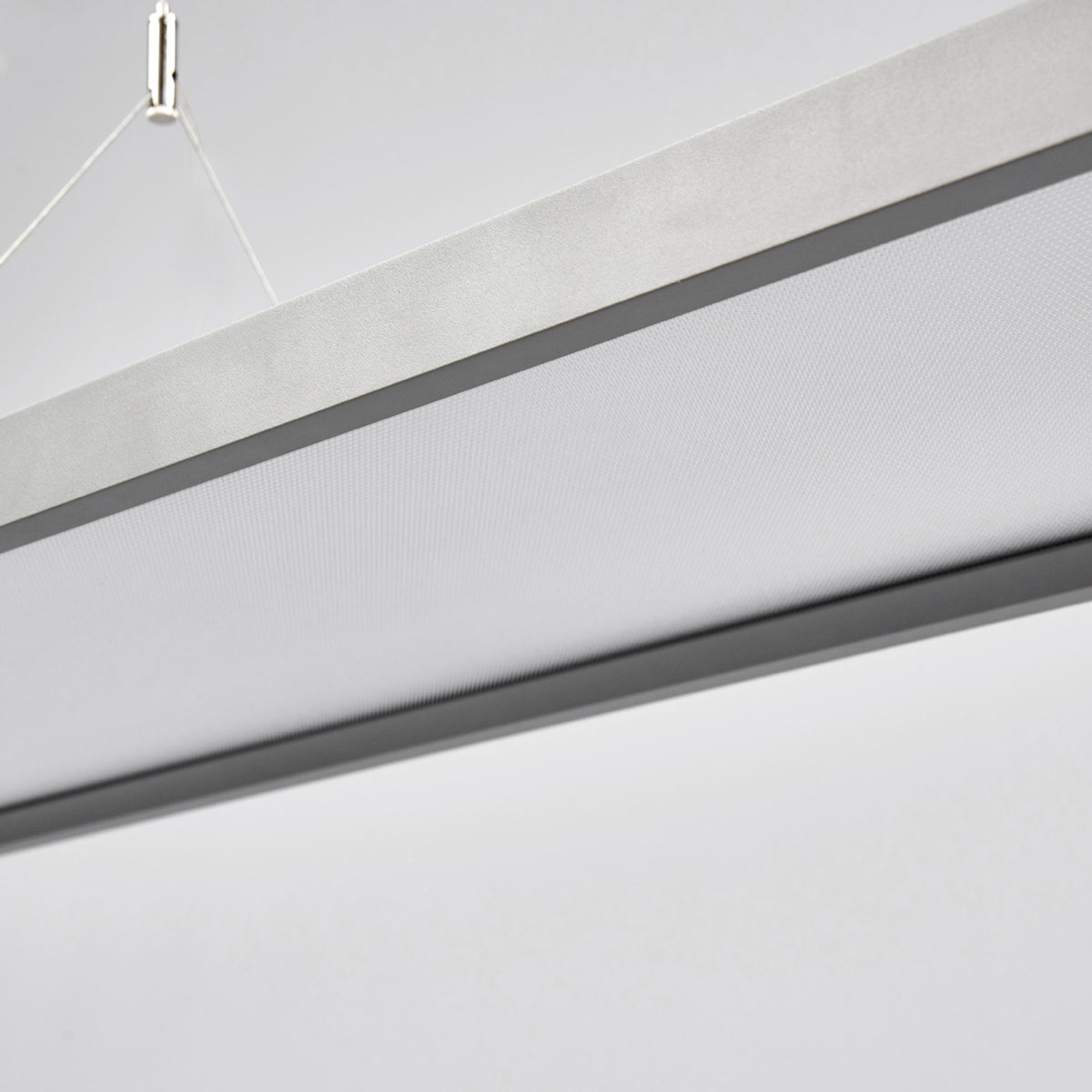 Stmívatelné LED kancelářské závěsné svítidlo Divia