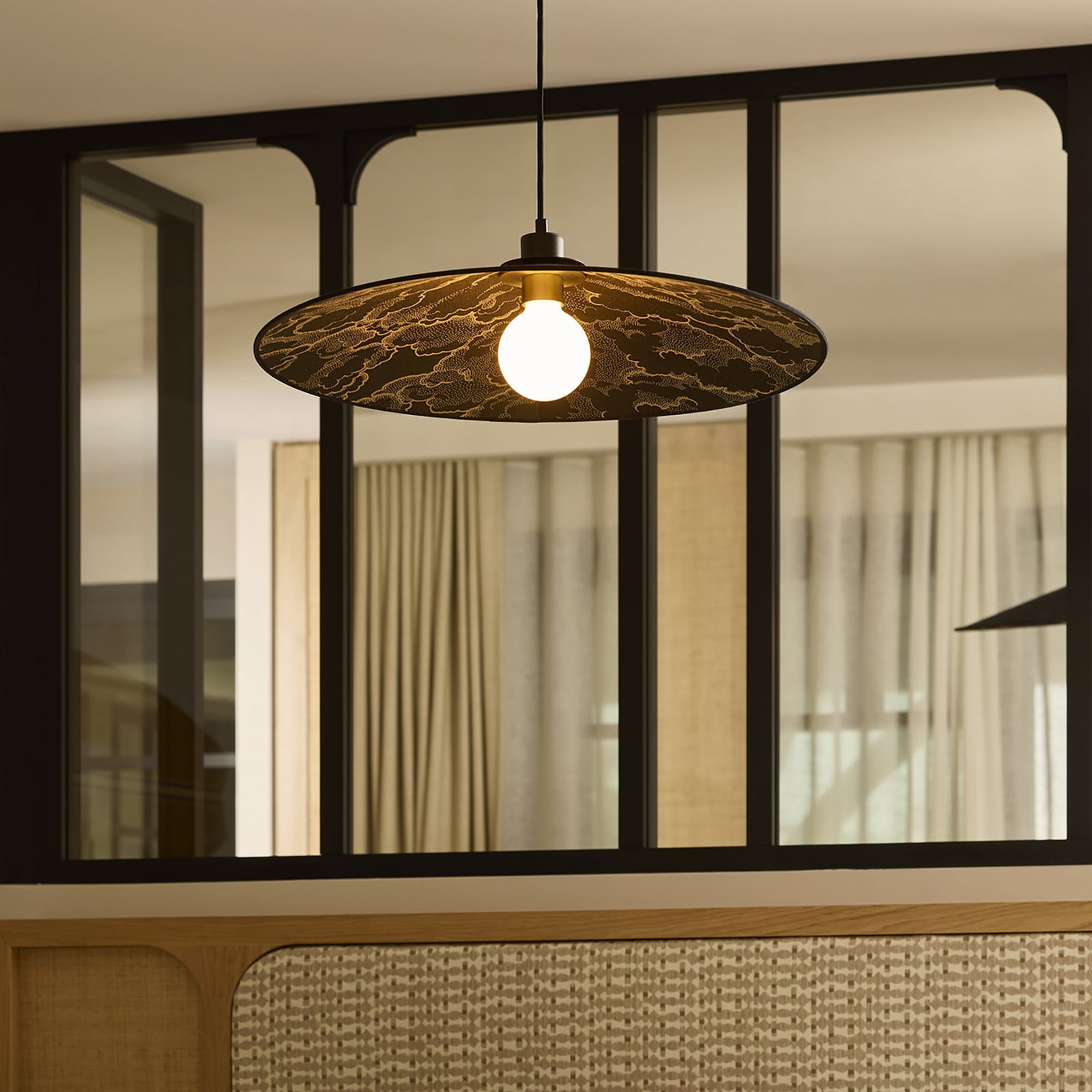 MARKET SET piekaramā lampa Gatsby, melna kumo, Ø 60 cm, E27 MARKET SET piekaramā lampa Gatsby, melna kumo, Ø 60 cm, E27