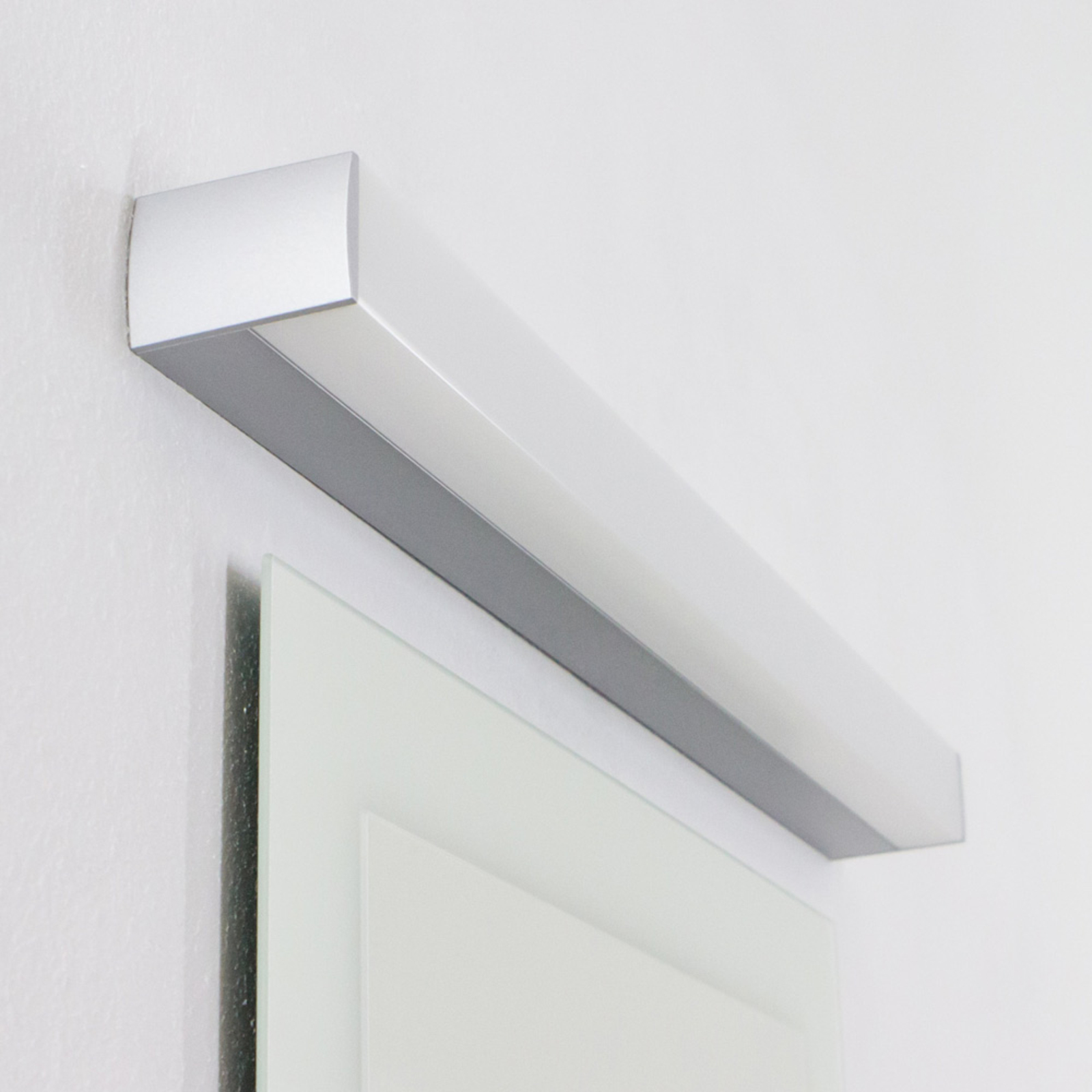LED-væglampen Seno til badeværelsesspejlet 53,6 cm