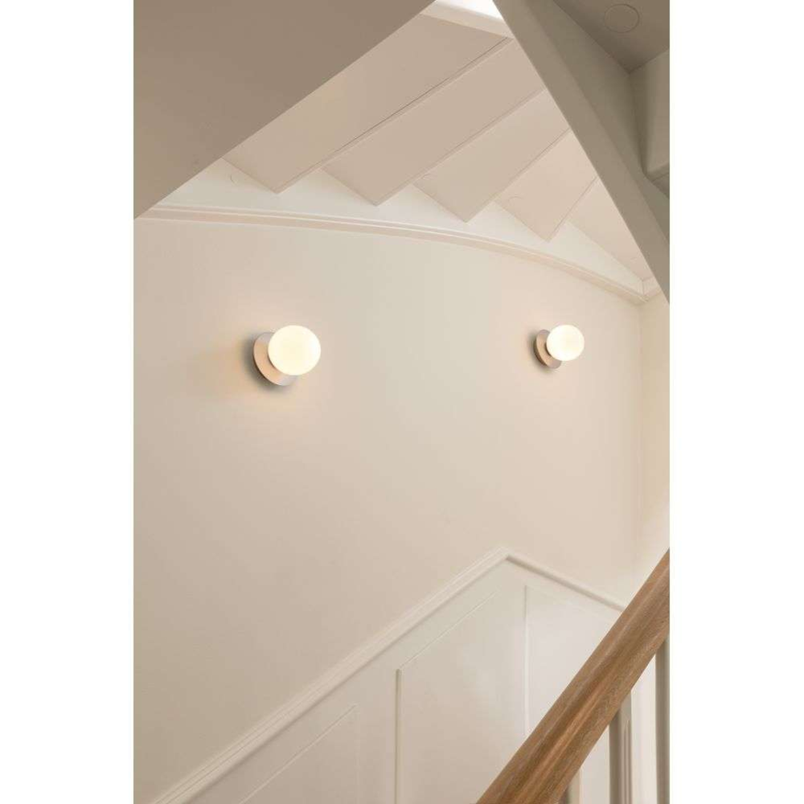 Liila 1 Wall/Ceiling Lamp IP44 Small Light Silver/Opal - Nuura