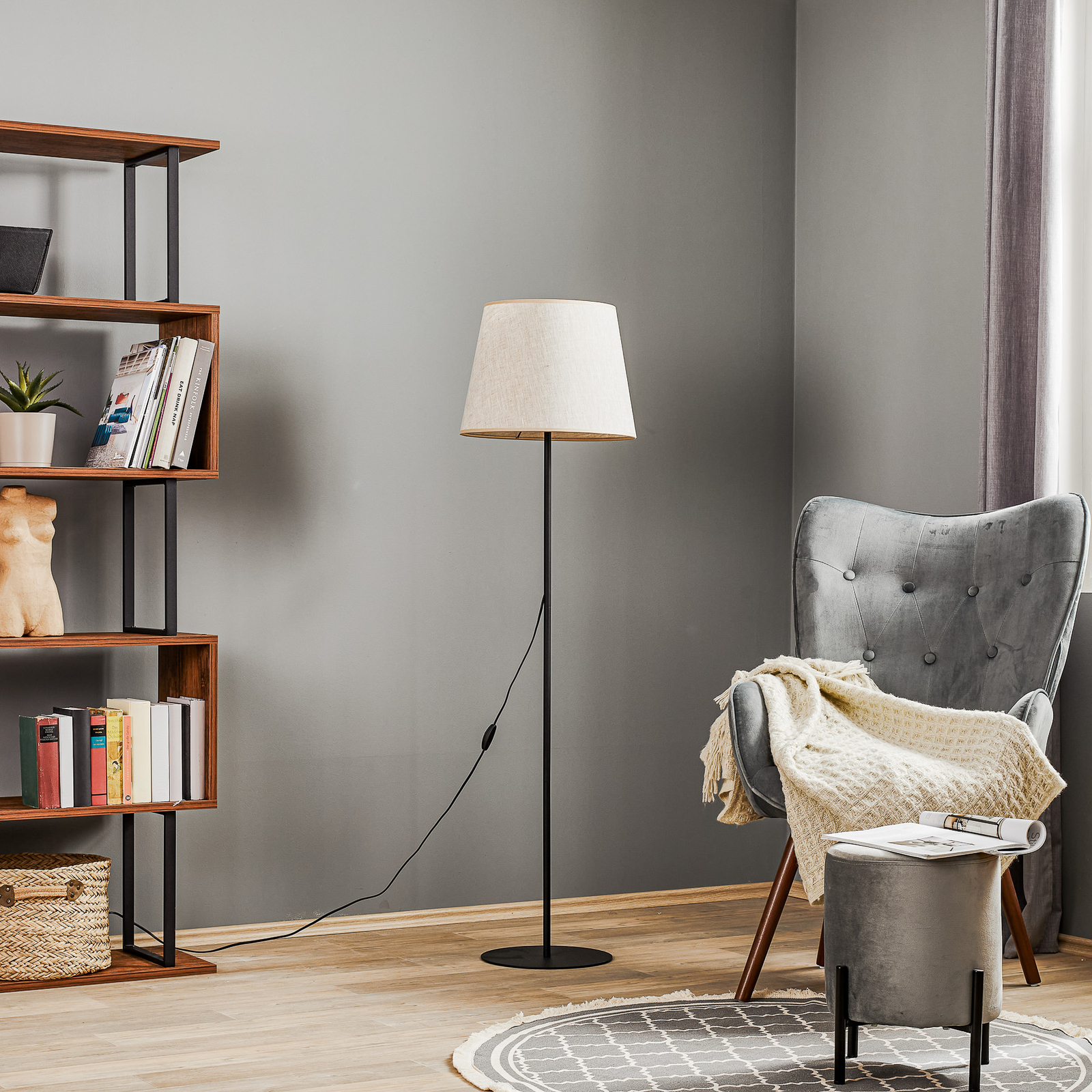 Chicago floor lamp with linen lampshade