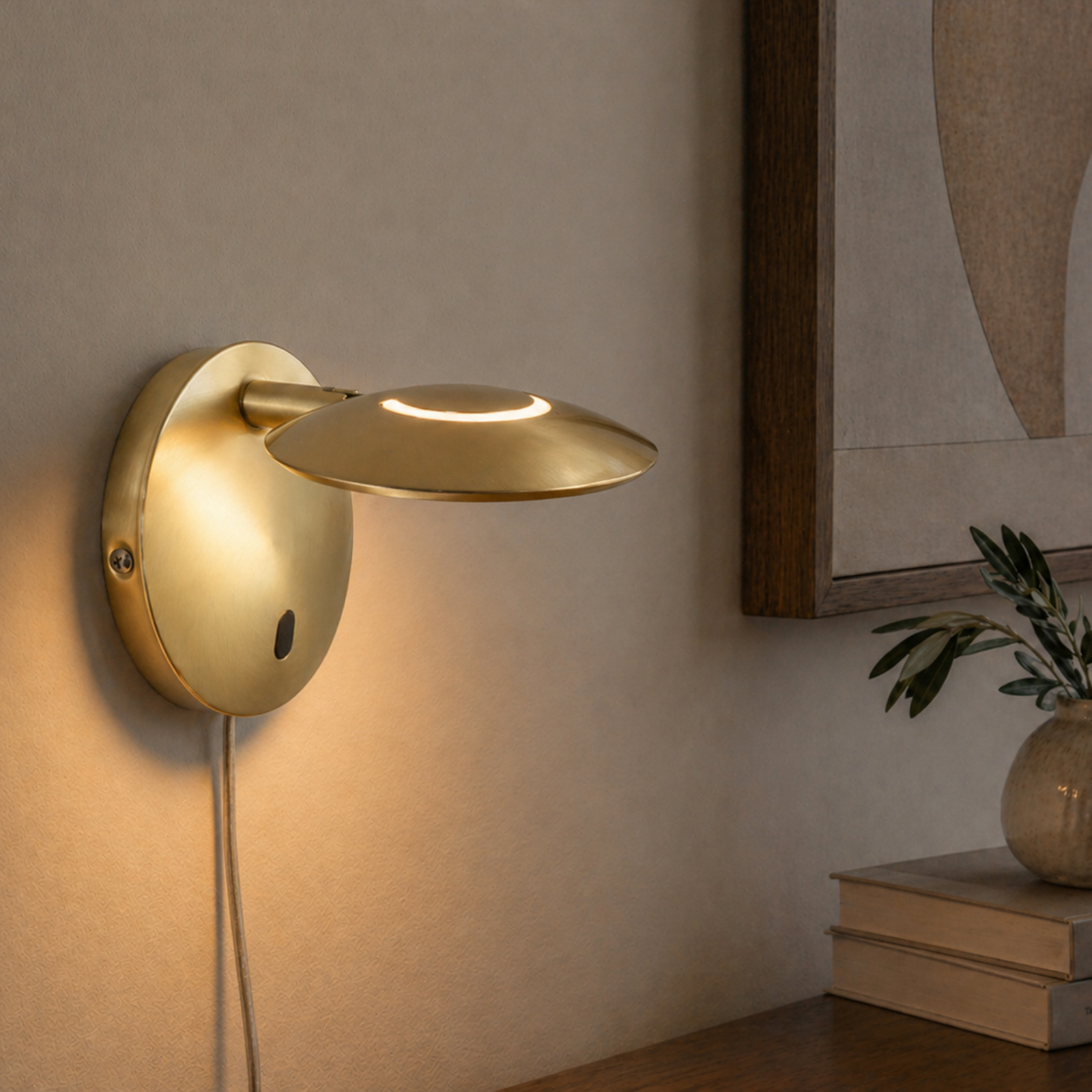 LED wandlamp Zenith 2, messingkleurig, CCT, metaal, stekker LED wandlamp Zenith 2, messingkleurig, CCT, metaal, stekker
