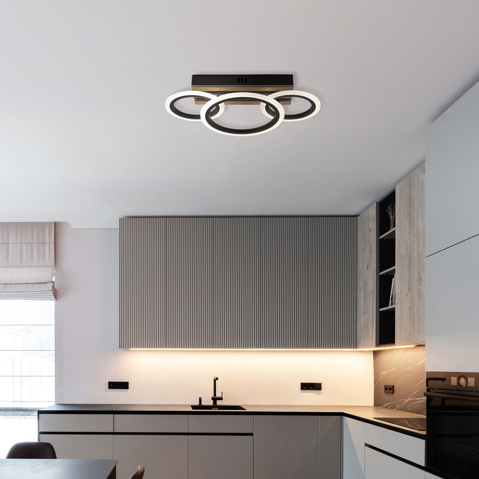 LED lubų lempa „Blevins“ 3-flg. juoda/medžio imitacija, ilgis 46 cm LED lubų lempa „Blevins“ 3-flg. juoda/medžio imitacija, ilgis 46 cm