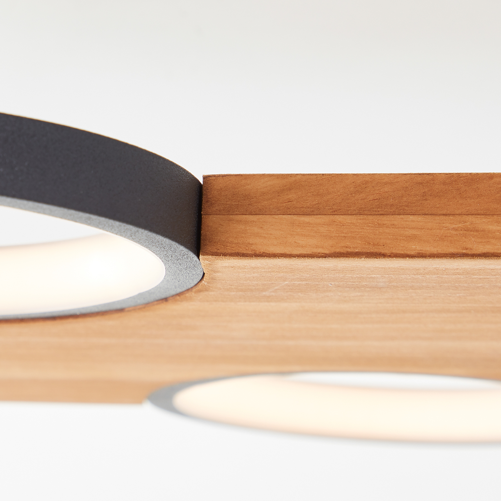 LED-Deckenlampe Cheesy aus Holz, vierflammig