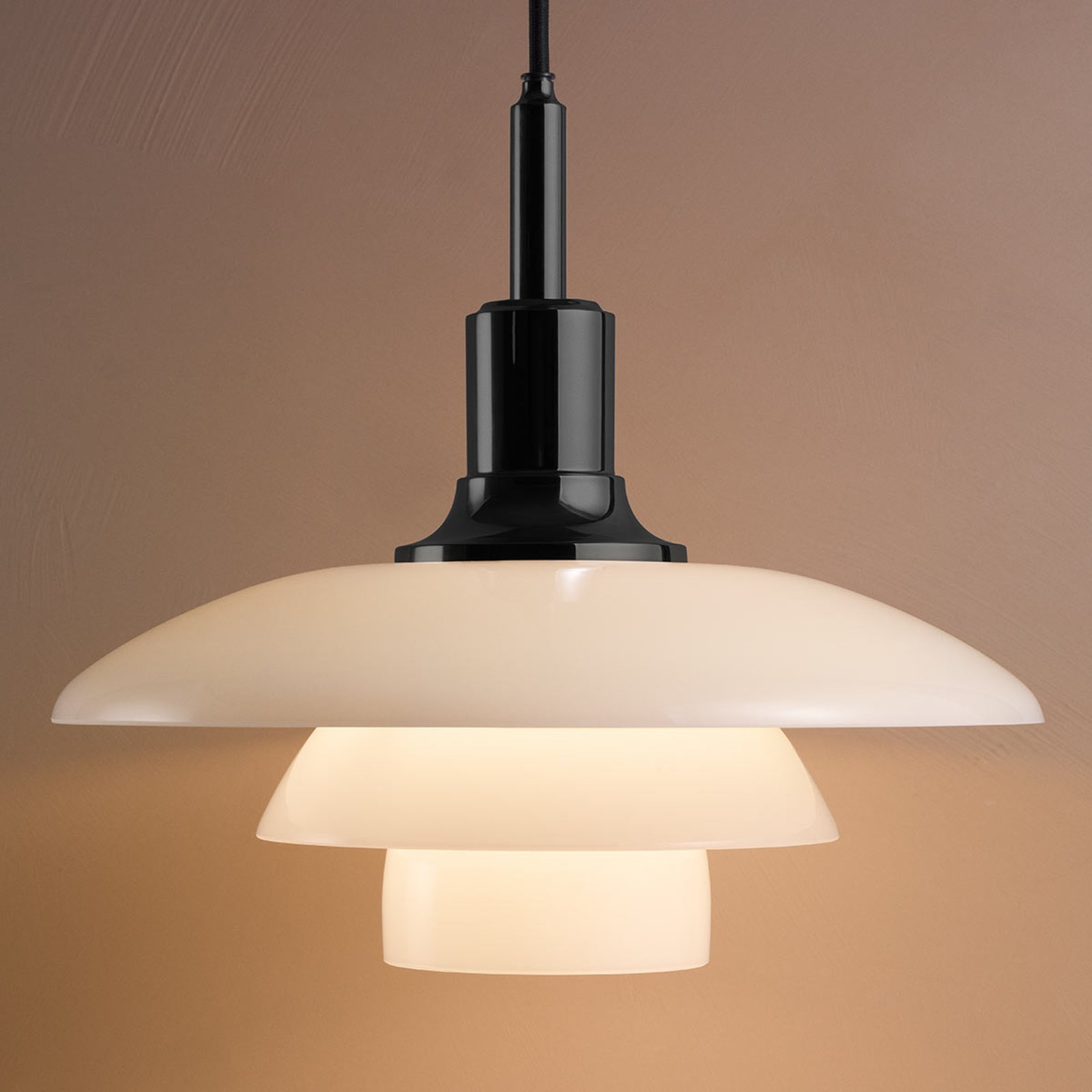Louis Poulsen PH 3/2 – lampa wisząca, czarna