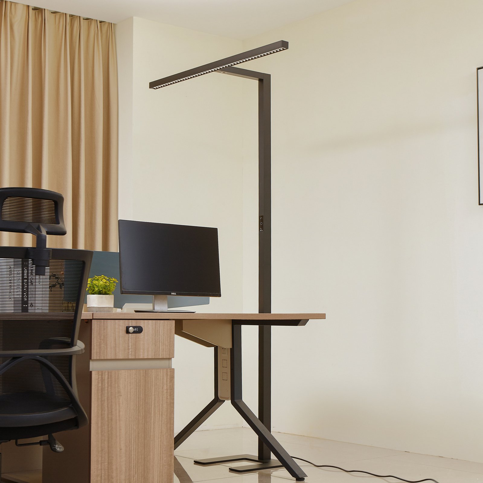 LED-Büro-Stehlampe Jolinda, schwarz, 197 cm, Sensor, dimmbar