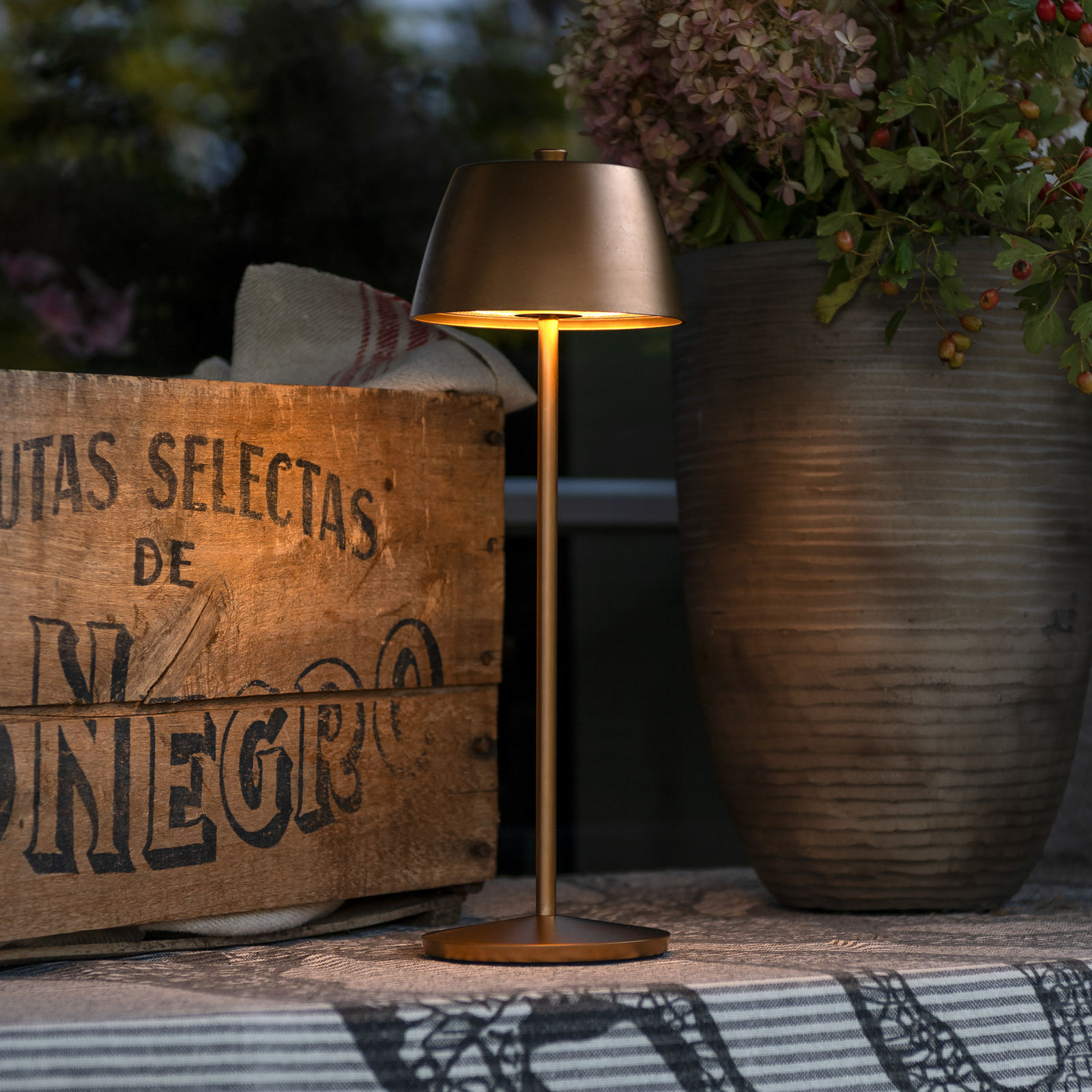 LED tafellamp Eze, mat koper, 32 cm, IP54, USB