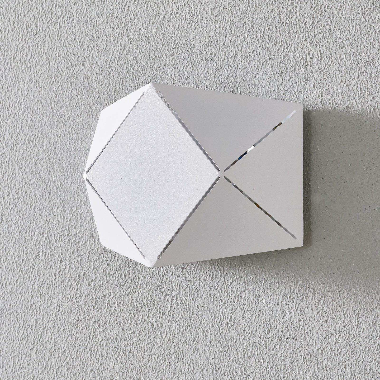 Zandor LED wall lamp in white, width 18 cm